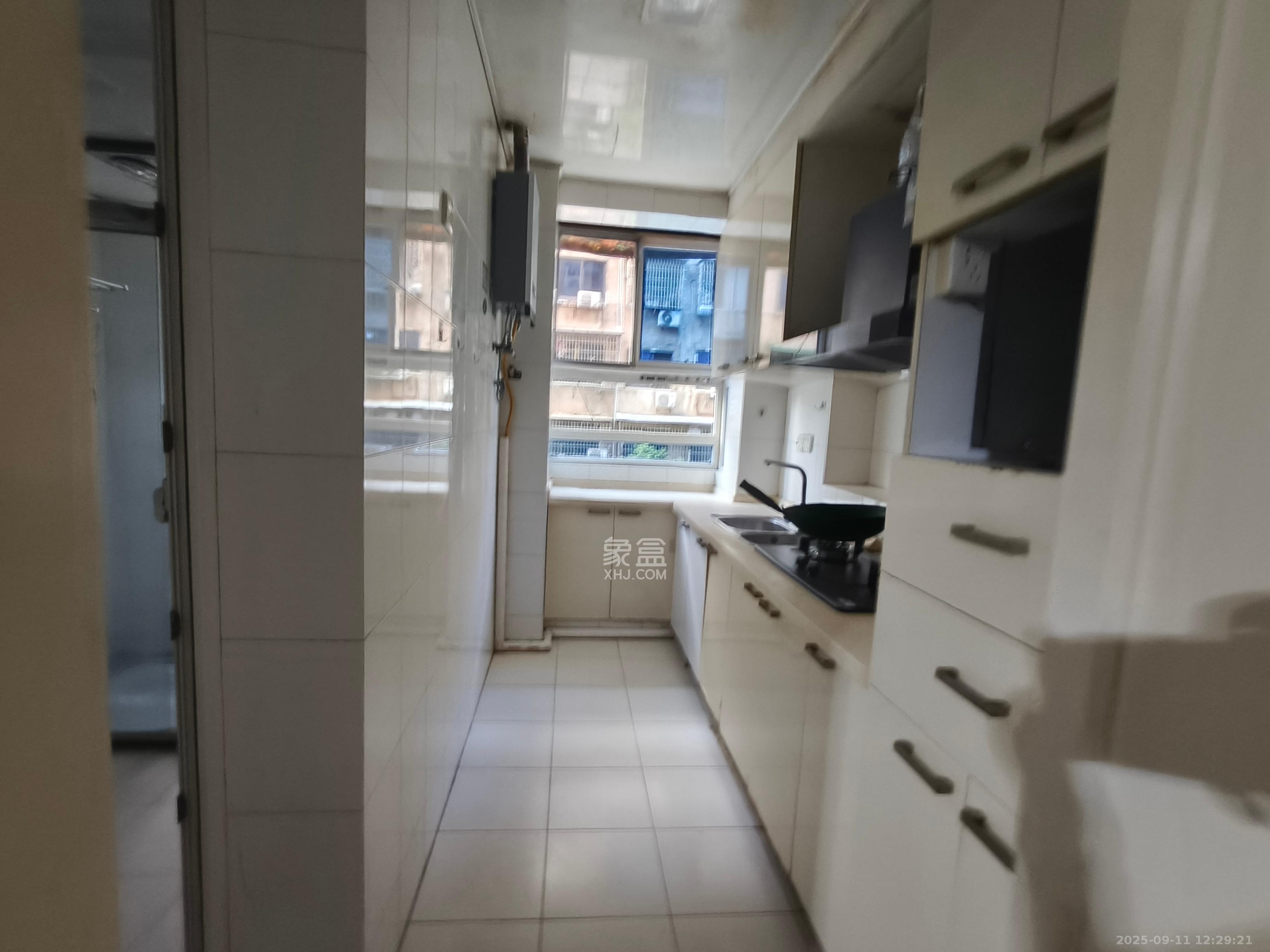 警校新村  3室2厅1卫    2000.0元/月室内图