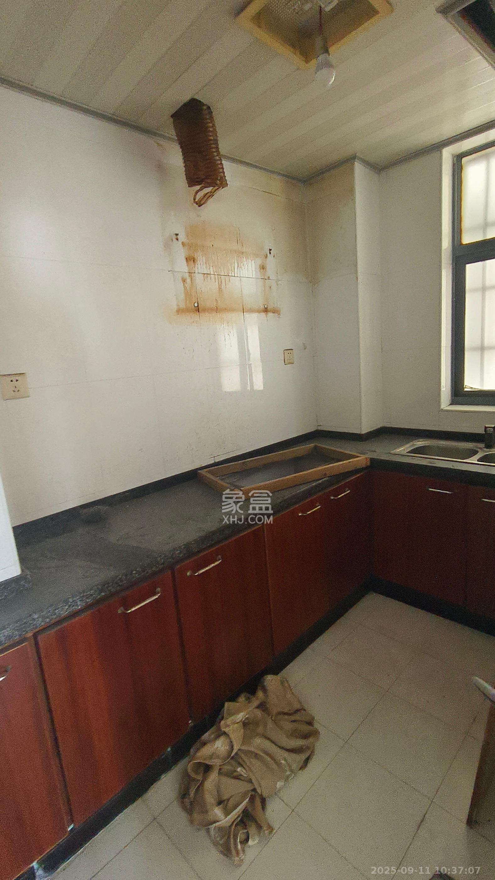 欧园 1室2厅1卫 1900.0元/月 欧园 1室2厅1卫 1900.0元/月室内图