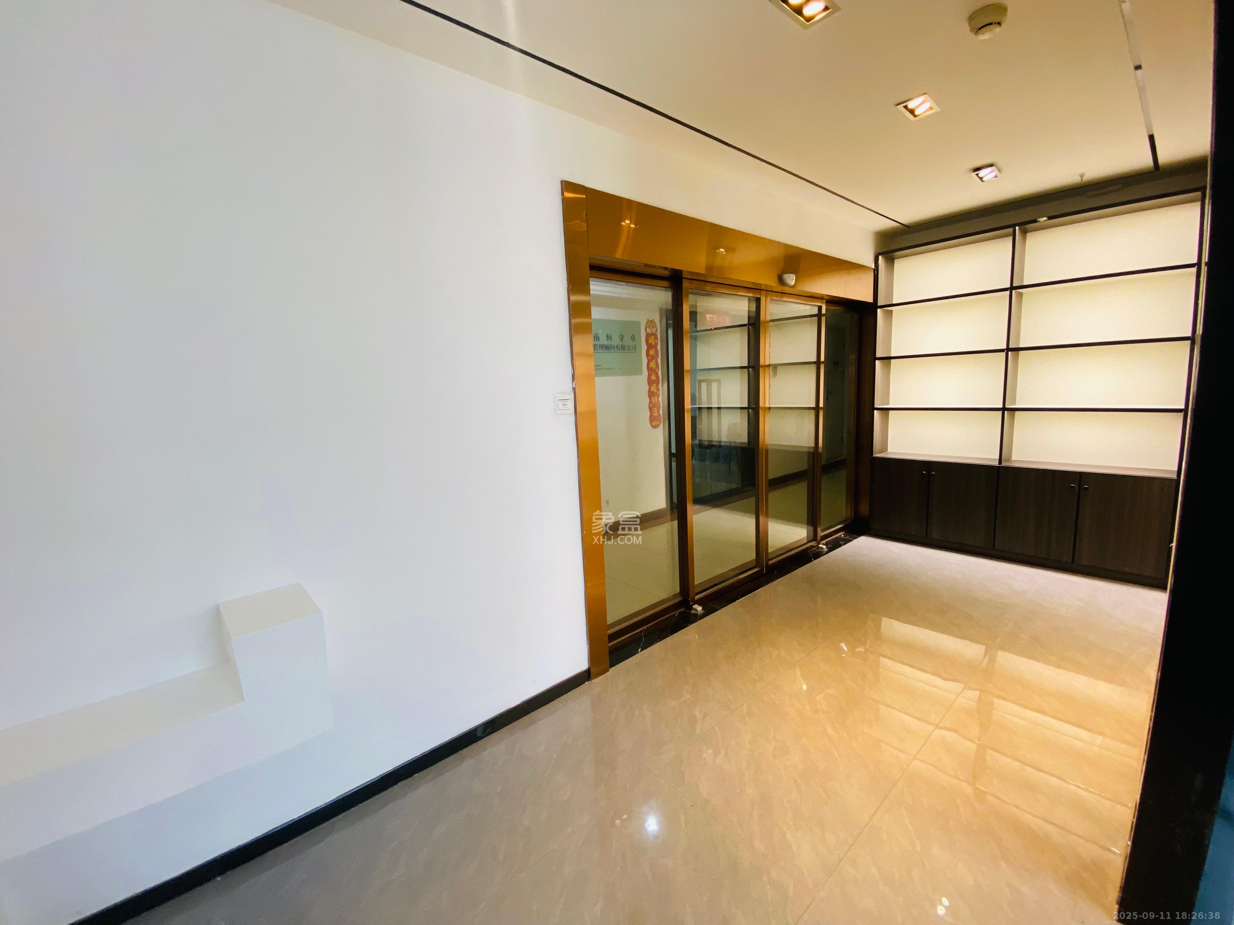 奥克斯广场  1室1厅1卫    8500.0元/月室内图