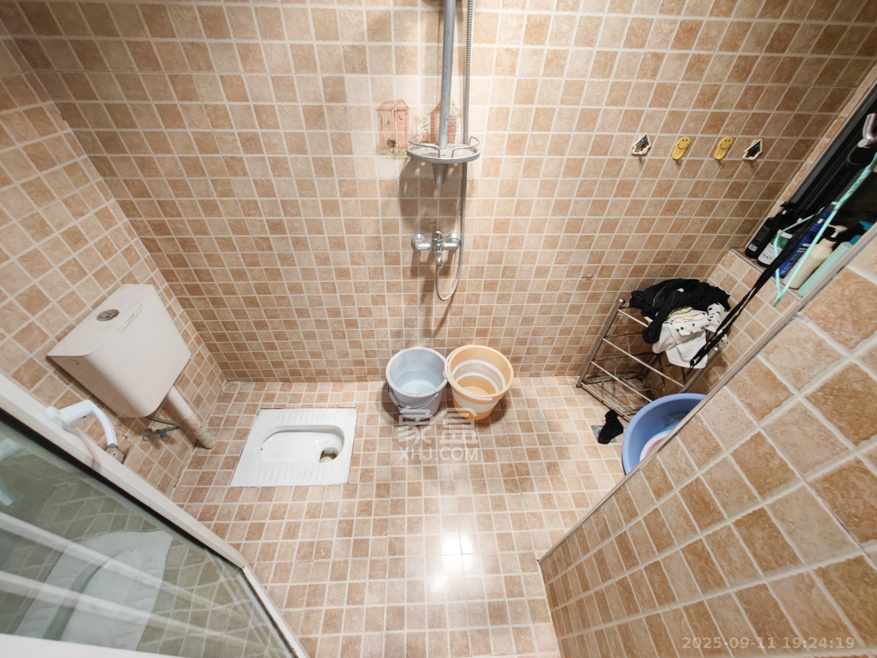 天赐良园 3室2厅1卫 106.0万 天赐良园 3室2厅1卫 106.0万卫生间