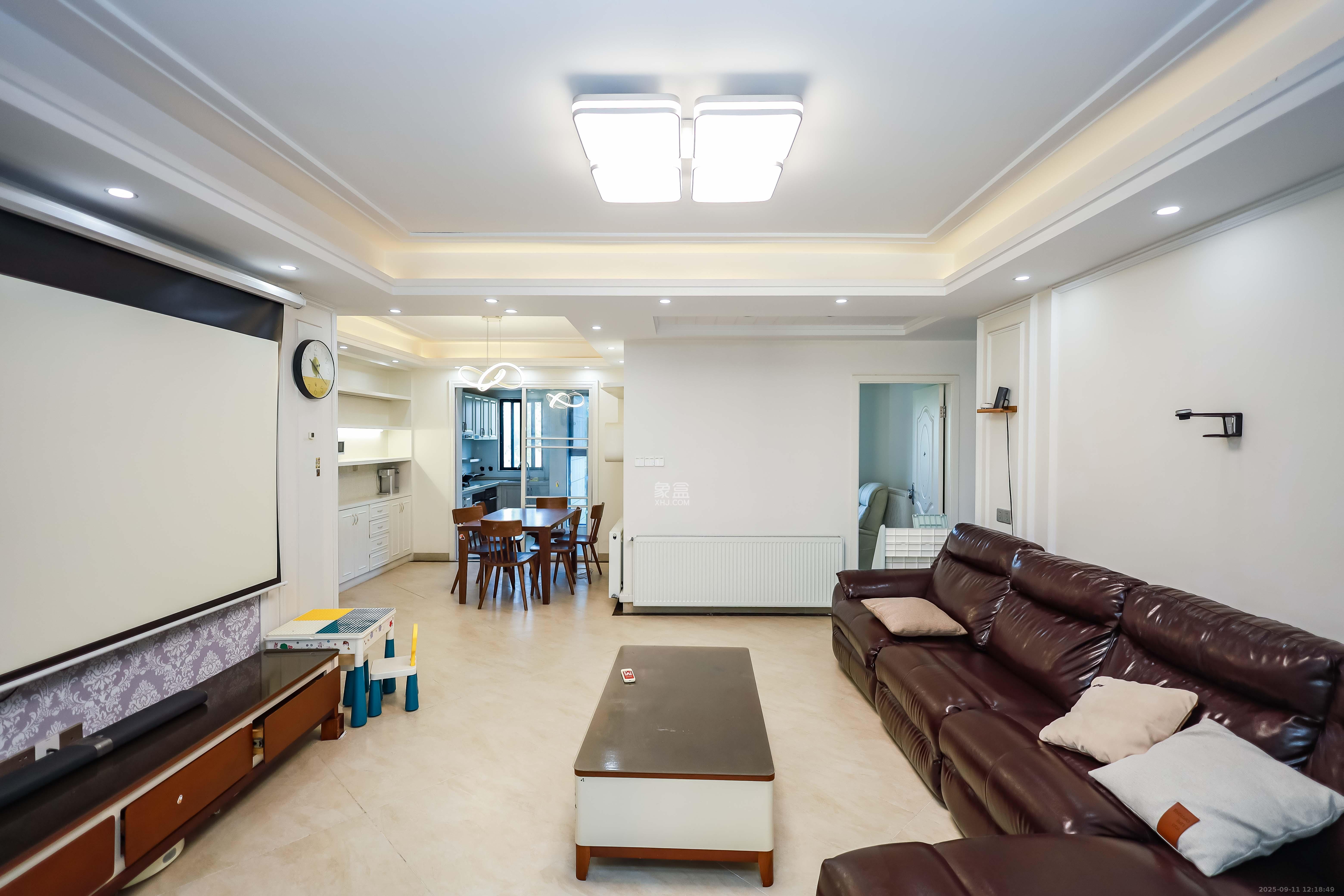 奥克斯缔壹城  3室2厅2卫    110.0万 奥克斯缔壹城  3室2厅2卫    110.0万客厅