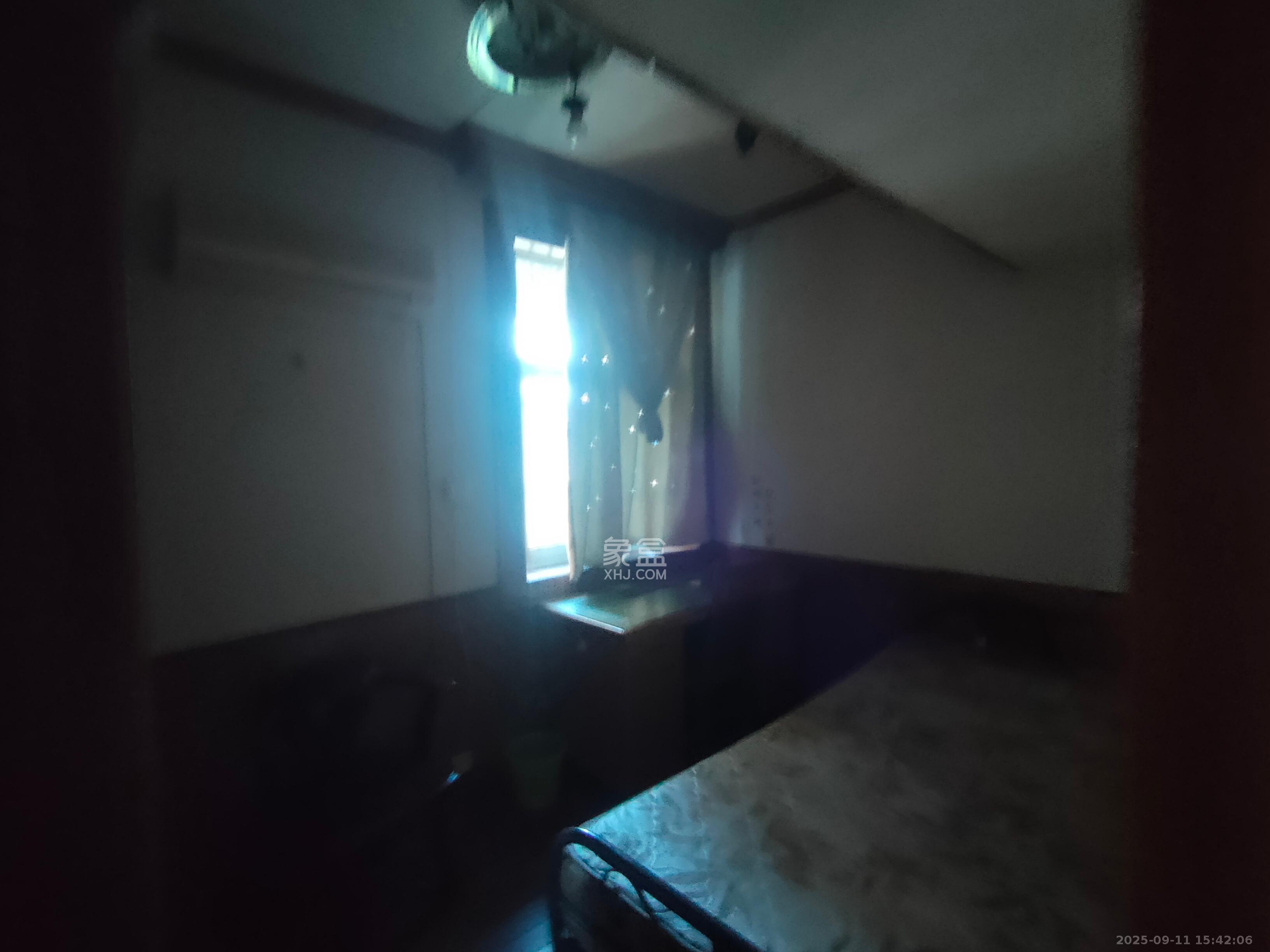 梨子山小区  3室1厅1卫    1700.0元/月室内图