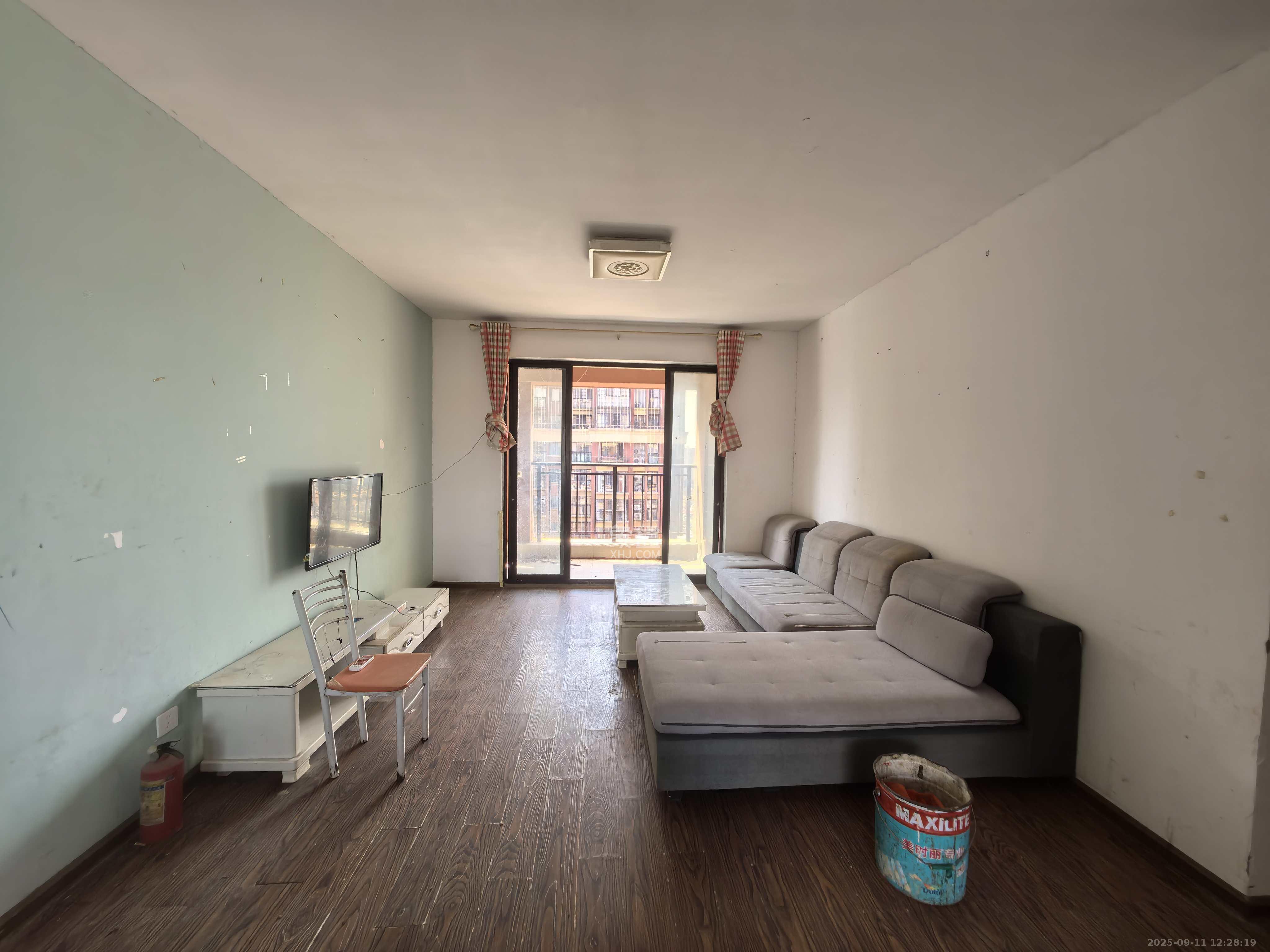 新城国际花都  3室2厅2卫    1600.0元/月室内图