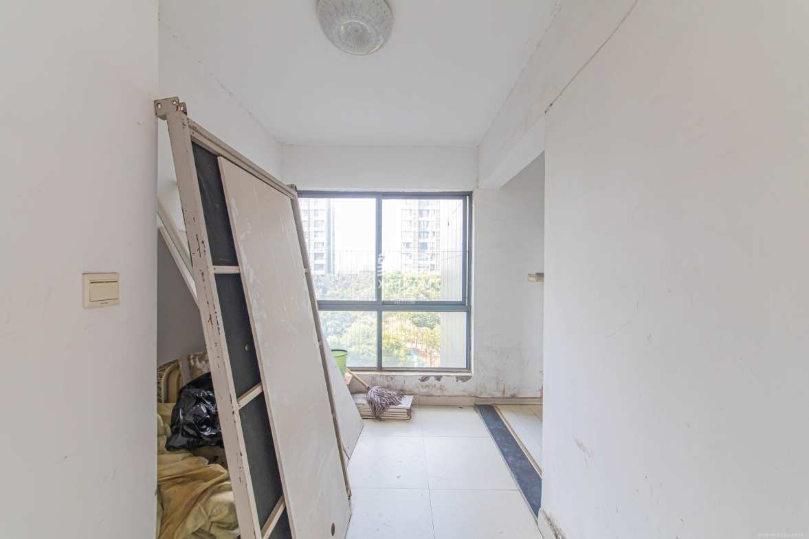 中信城市广场(中信新城一期)  1室2厅1卫    66.0万 中信城市广场(中信新城一期)  1室2厅1卫    66.0万其他