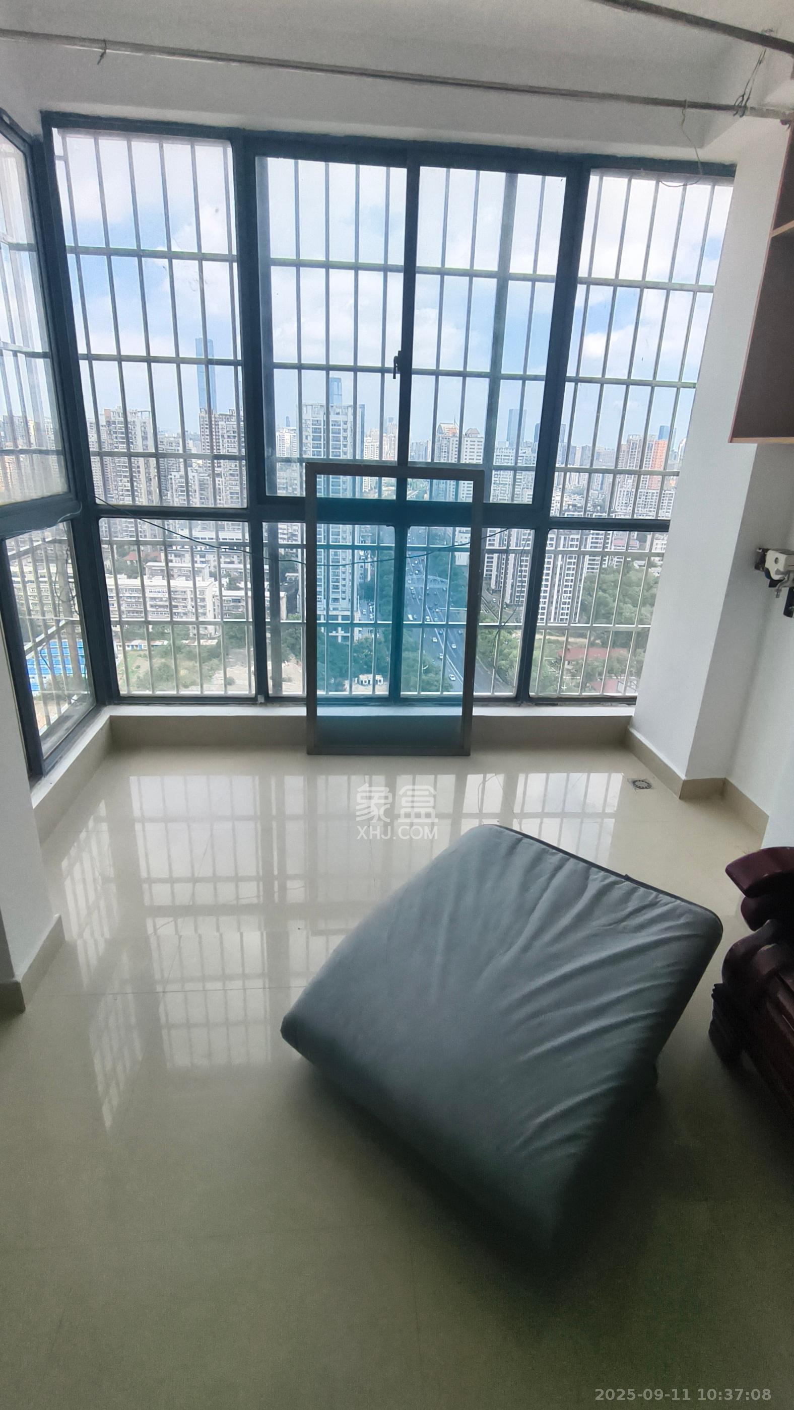 欧园 1室2厅1卫 1900.0元/月 欧园 1室2厅1卫 1900.0元/月室内图