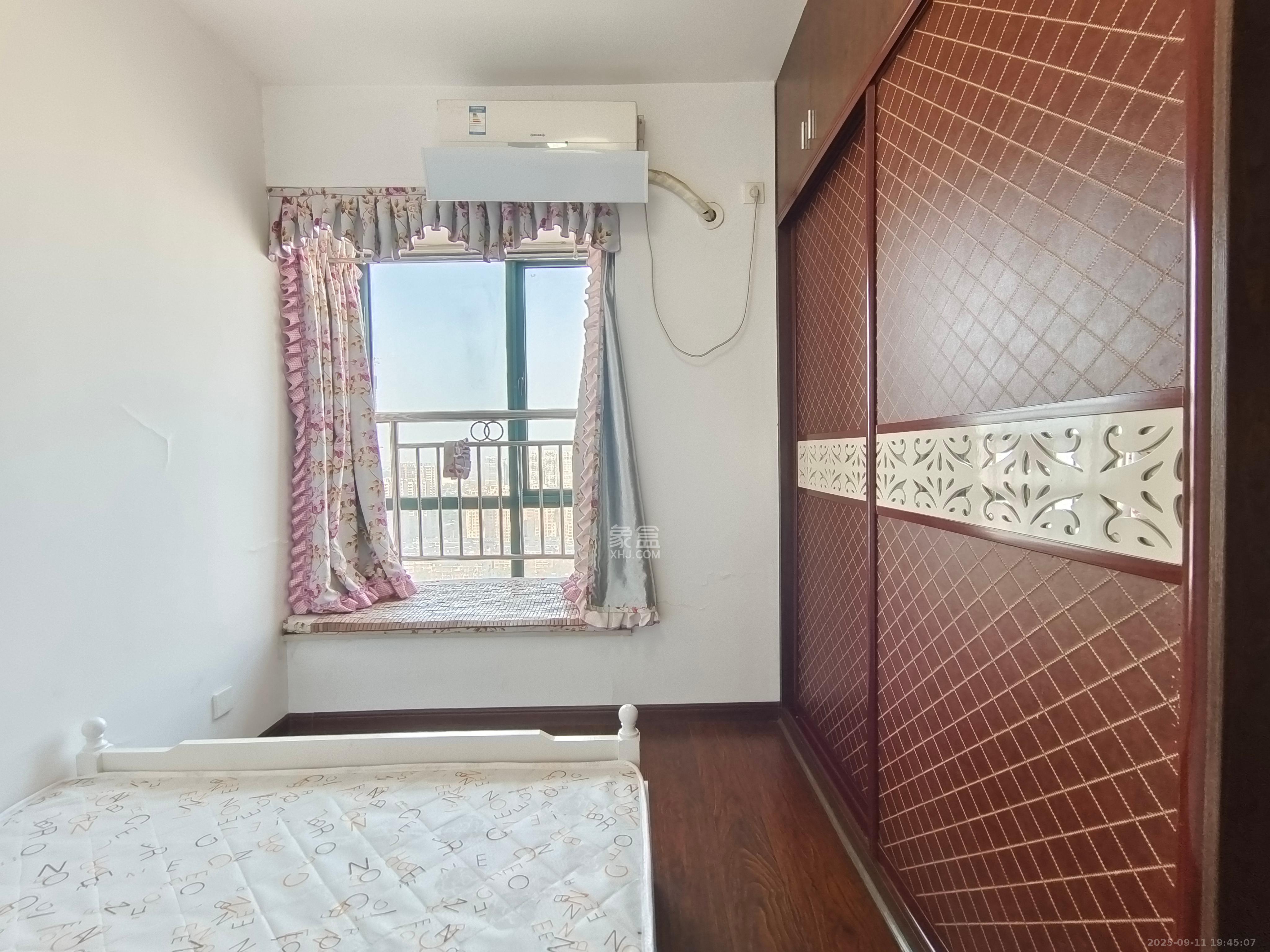 绿洲花园  3室2厅2卫    3500.0元/月 绿洲花园  3室2厅2卫    3500.0元/月室内图