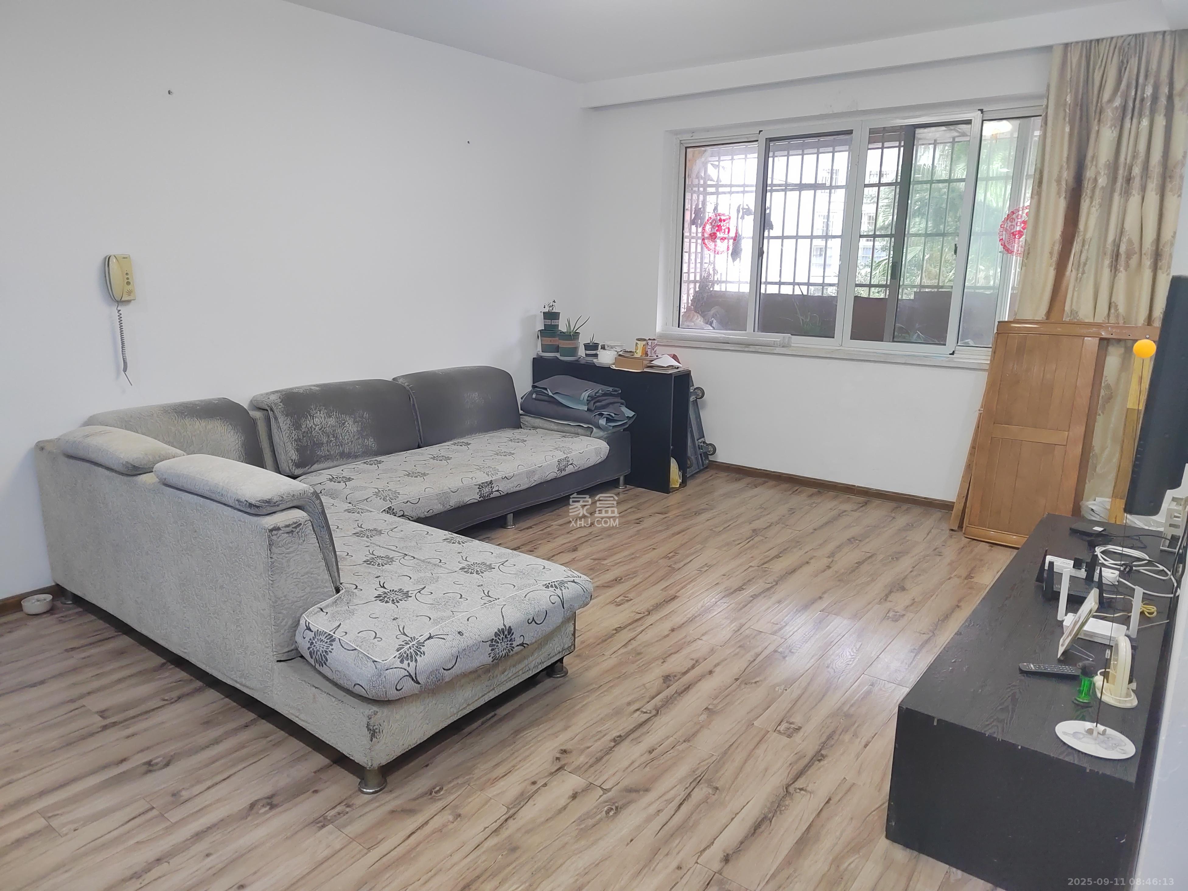 华银南苑 3室1厅2卫 2200.0元/月 华银南苑 3室1厅2卫 2200.0元/月室内图