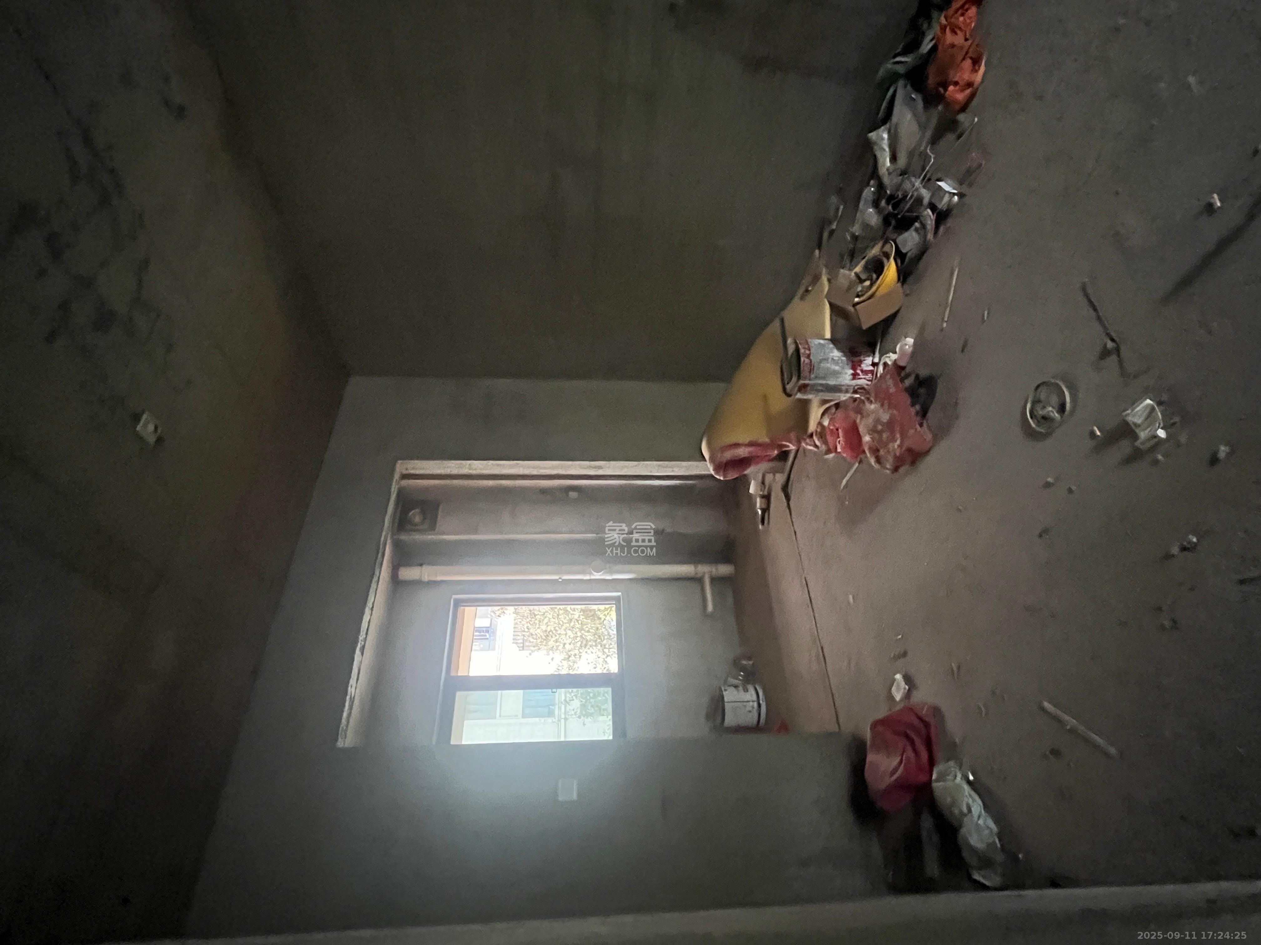 新城悦隽  3室2厅2卫    2000.0元/月室内图