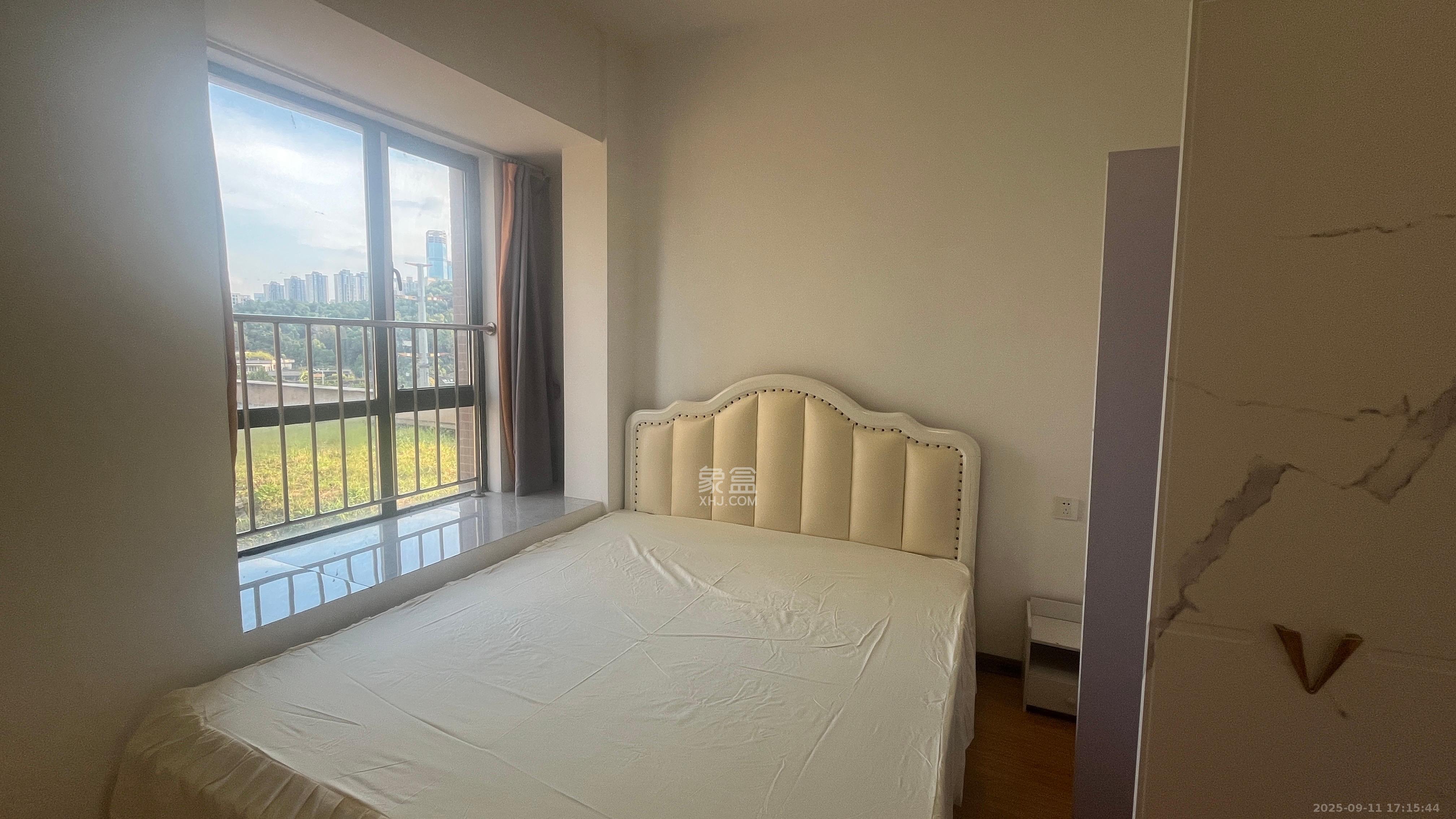 恒泰广场  3室2厅1卫    2400.0元/月 恒泰广场  3室2厅1卫    2400.0元/月室内图