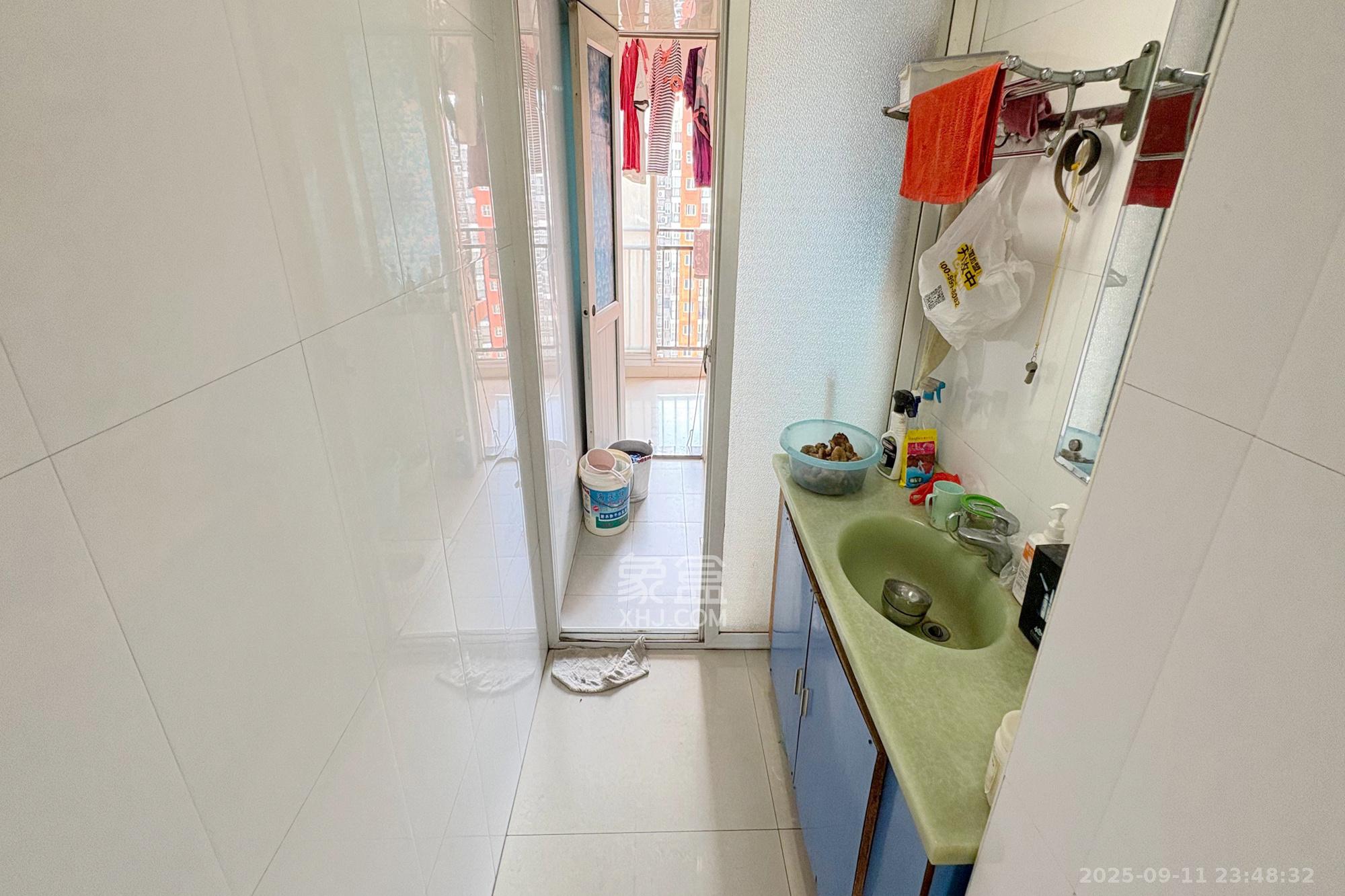 星典时代  3室2厅2卫    87.8万卫生间