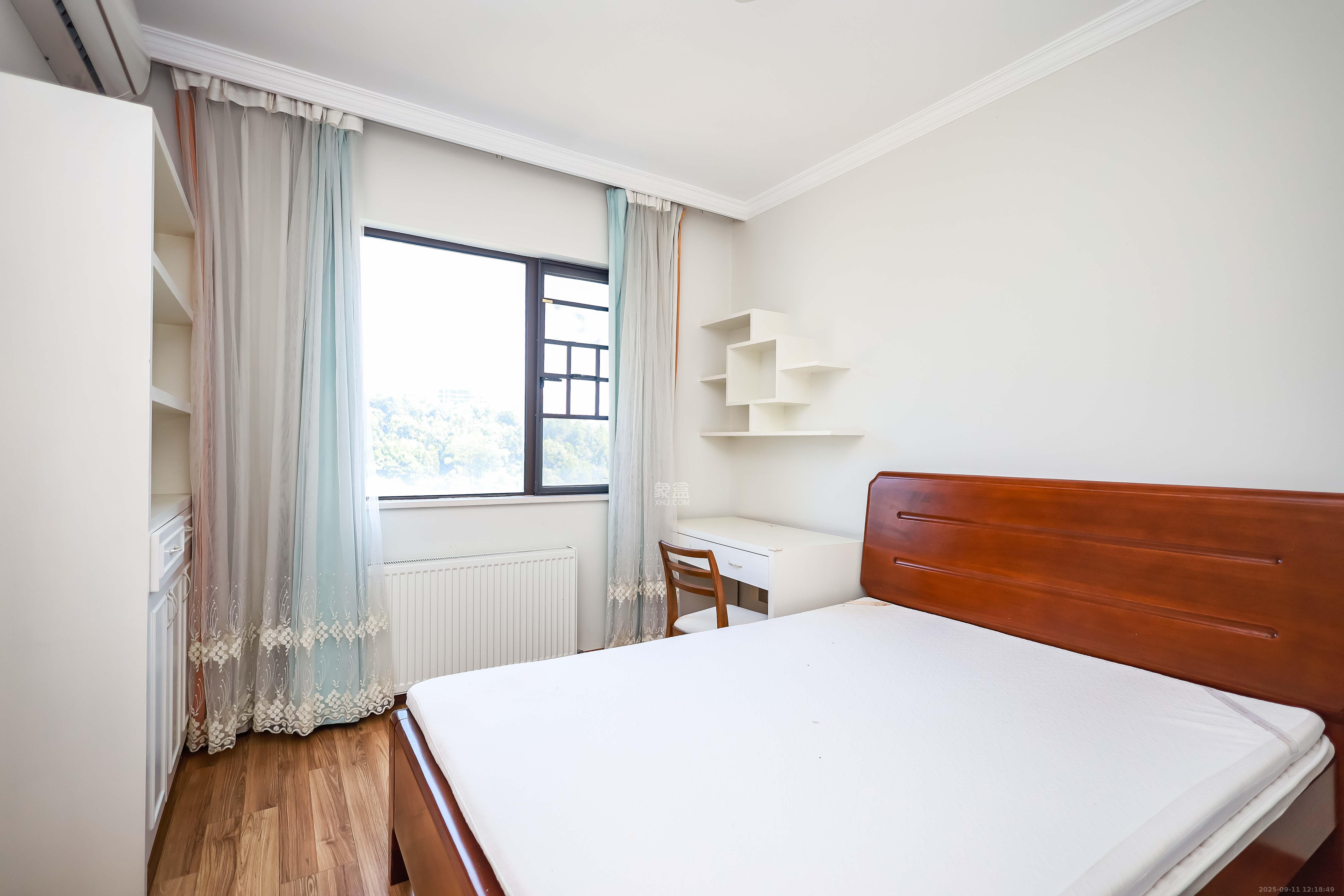 奥克斯缔壹城  3室2厅2卫    110.0万 奥克斯缔壹城  3室2厅2卫    110.0万卧室