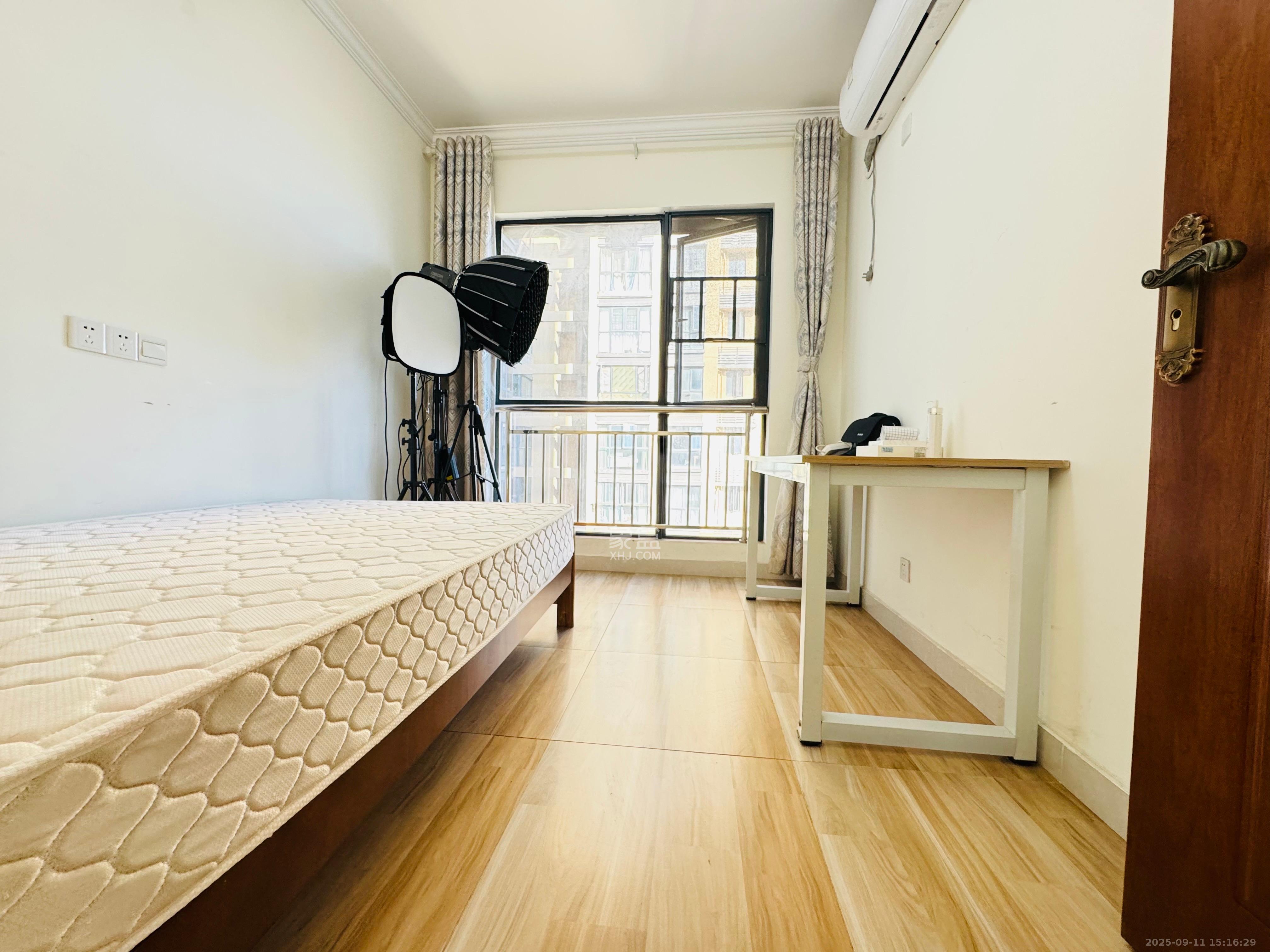 振业城二期  3室2厅2卫    3200.0元/月室内图