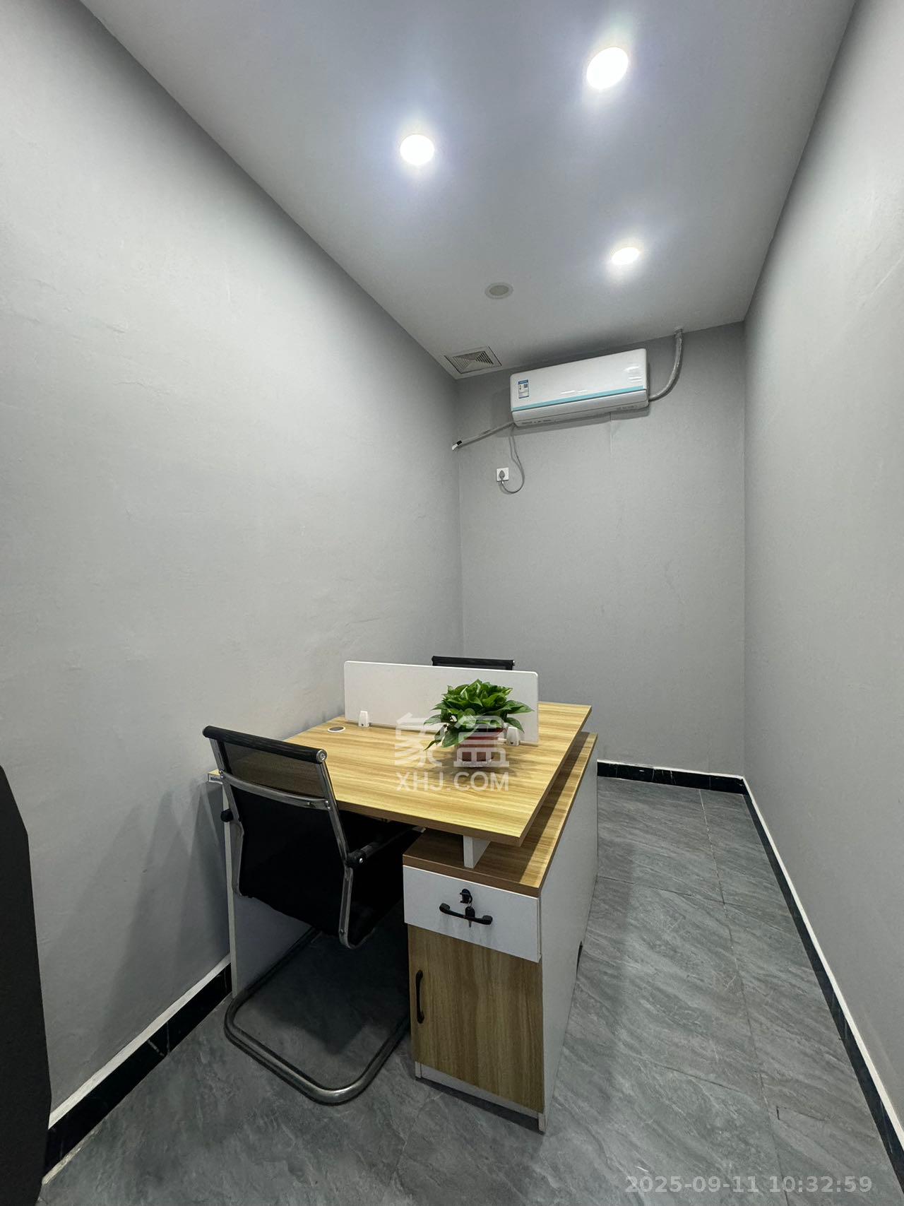 华润置地广场二期  3室2厅2卫    3500.0元/月室内图