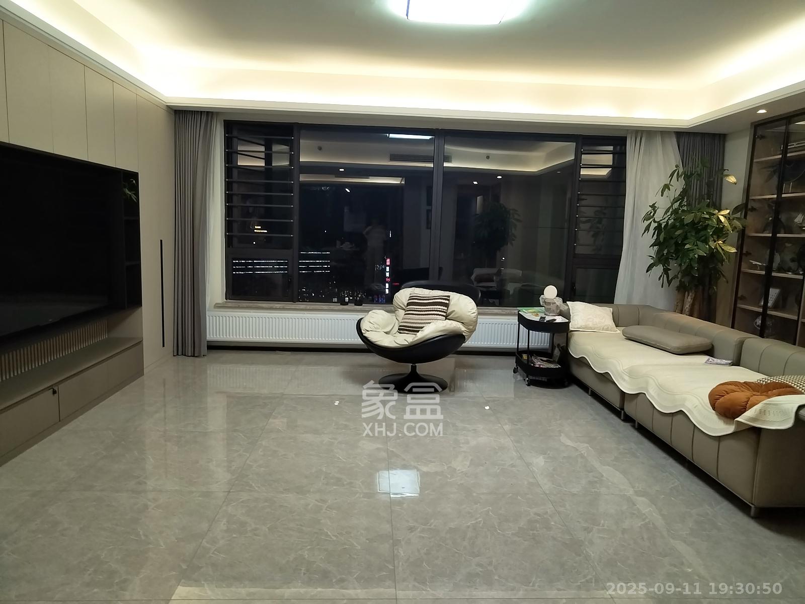 长房星城天地 4室2厅2卫 7500.0元/月 长房星城天地 4室2厅2卫 7500.0元/月室内图