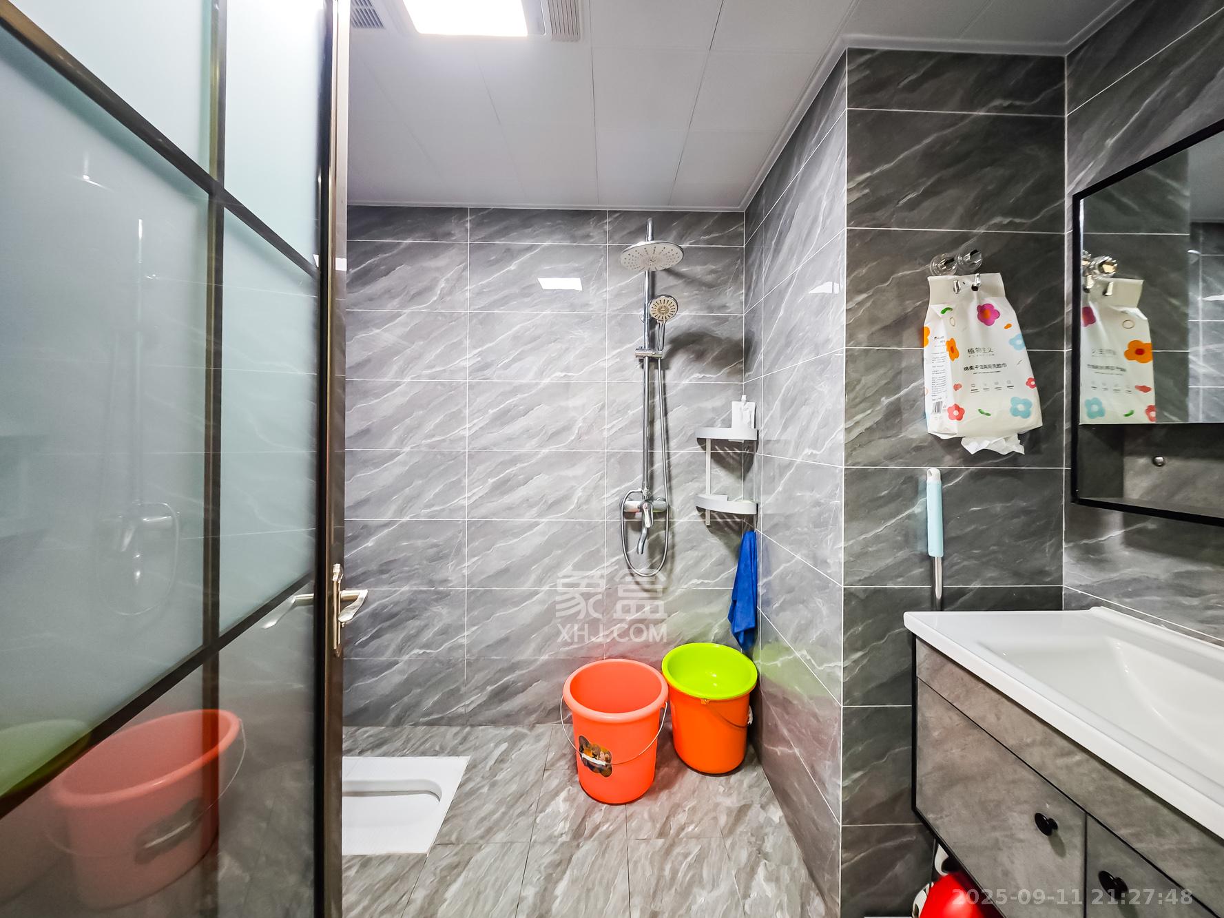 福晟钱隆国际(晟冉景苑)  1室1厅1卫    50.0万 福晟钱隆国际(晟冉景苑)  1室1厅1卫    50.0万卫生间