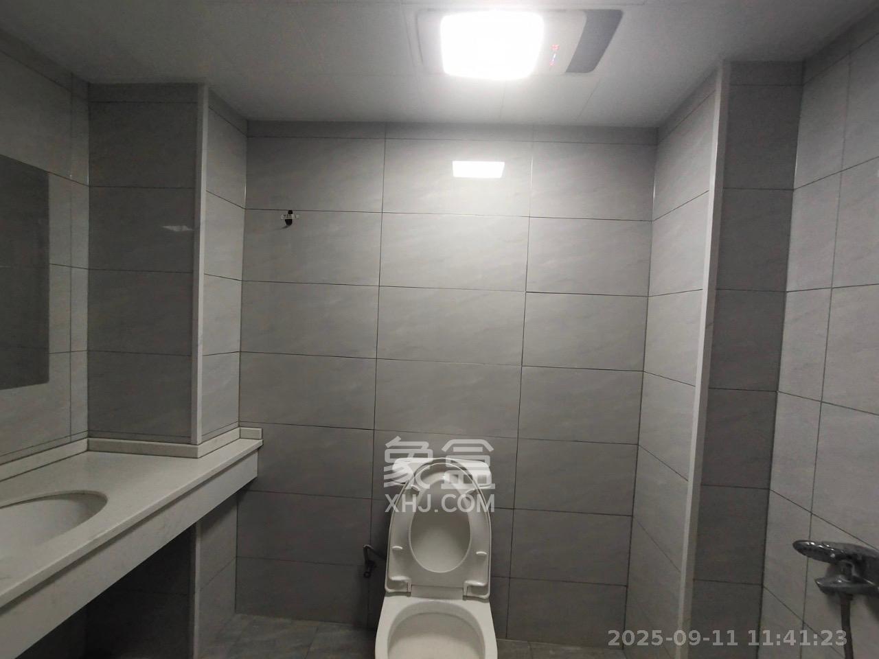 蓝湾国际广场 1室1厅1卫 1600.0元/月 蓝湾国际广场 1室1厅1卫 1600.0元/月室内图