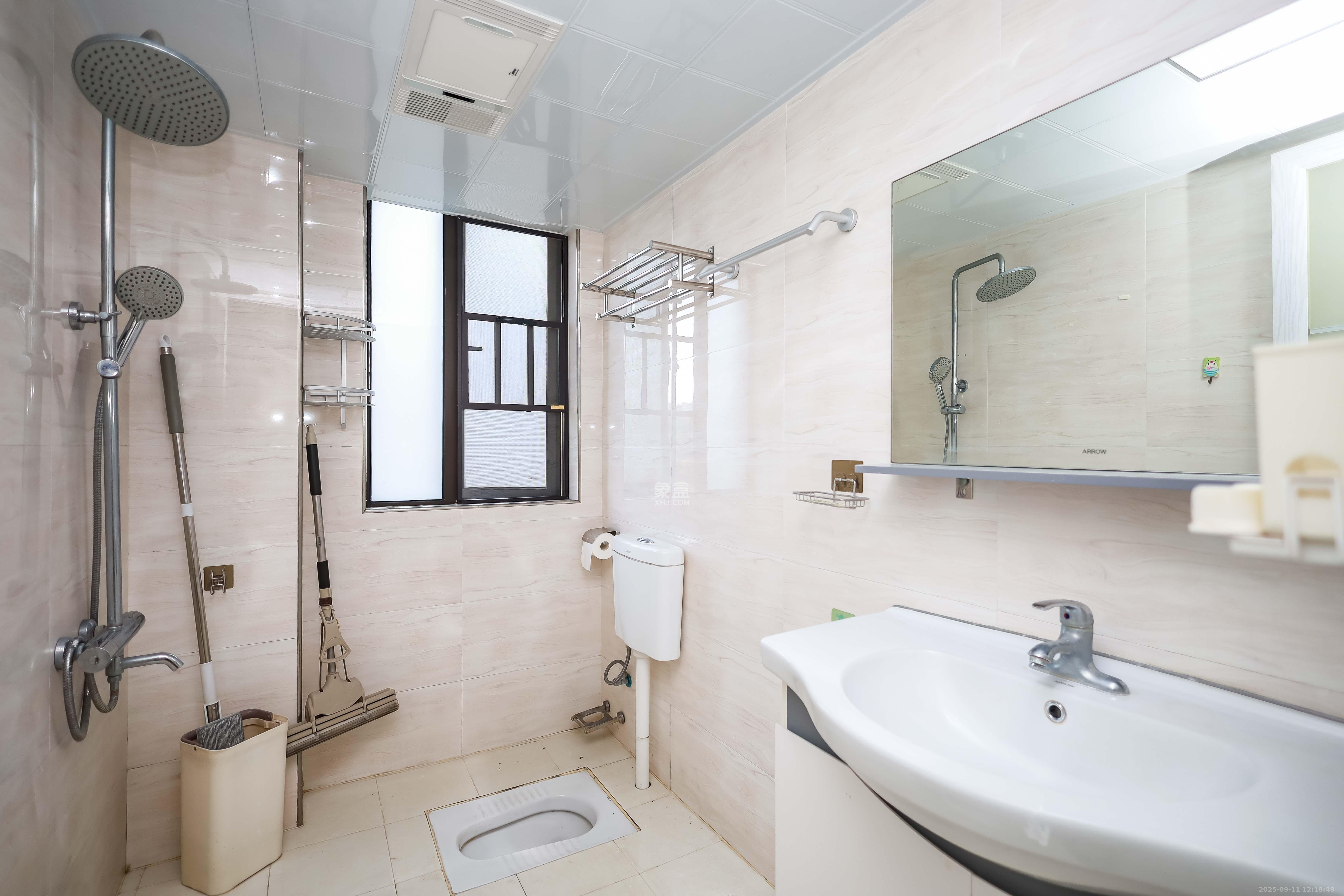 奥克斯缔壹城  3室2厅2卫    110.0万 奥克斯缔壹城  3室2厅2卫    110.0万卫生间