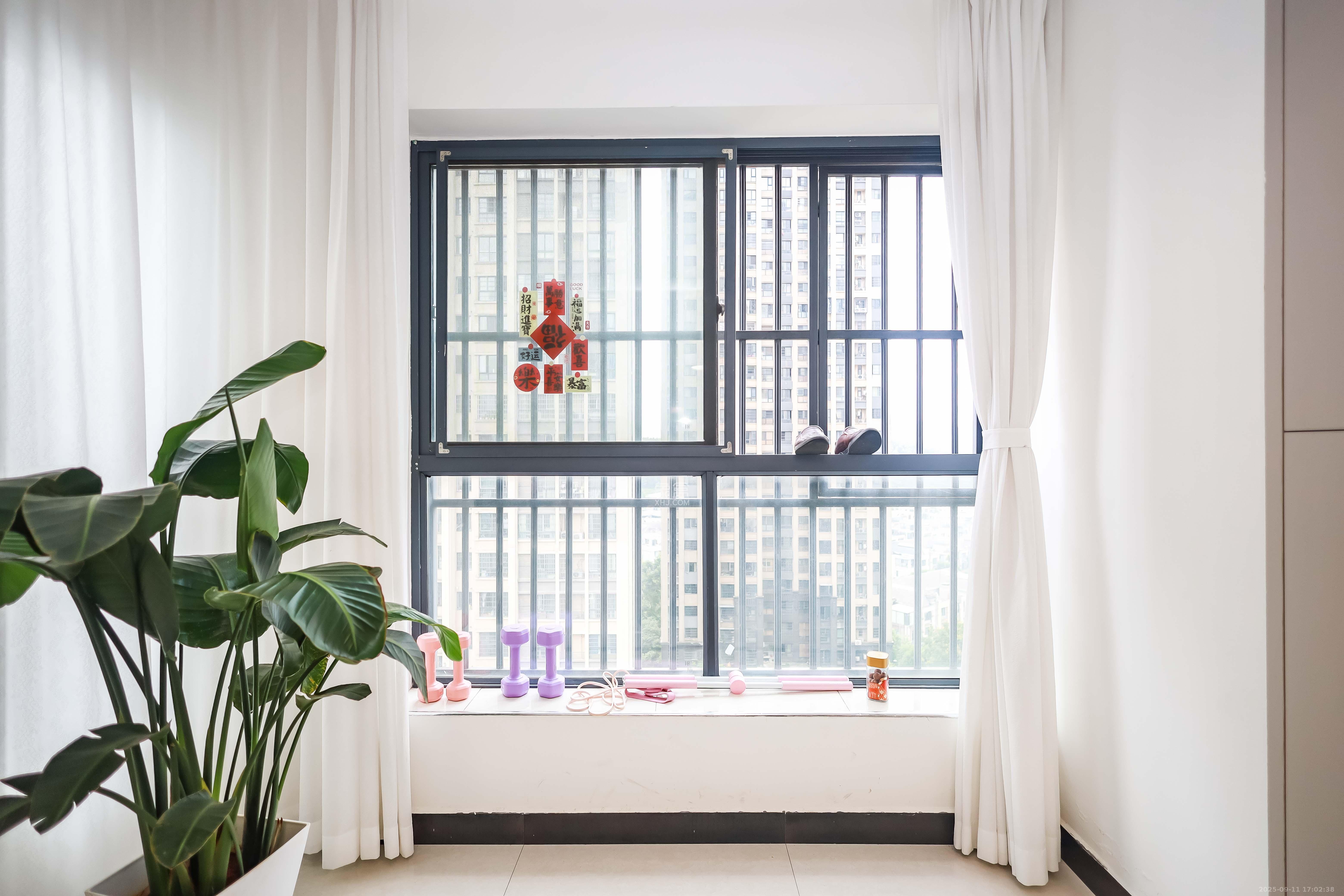 天麓尚层 3室2厅1卫 69.8万 天麓尚层 3室2厅1卫 69.8万阳台