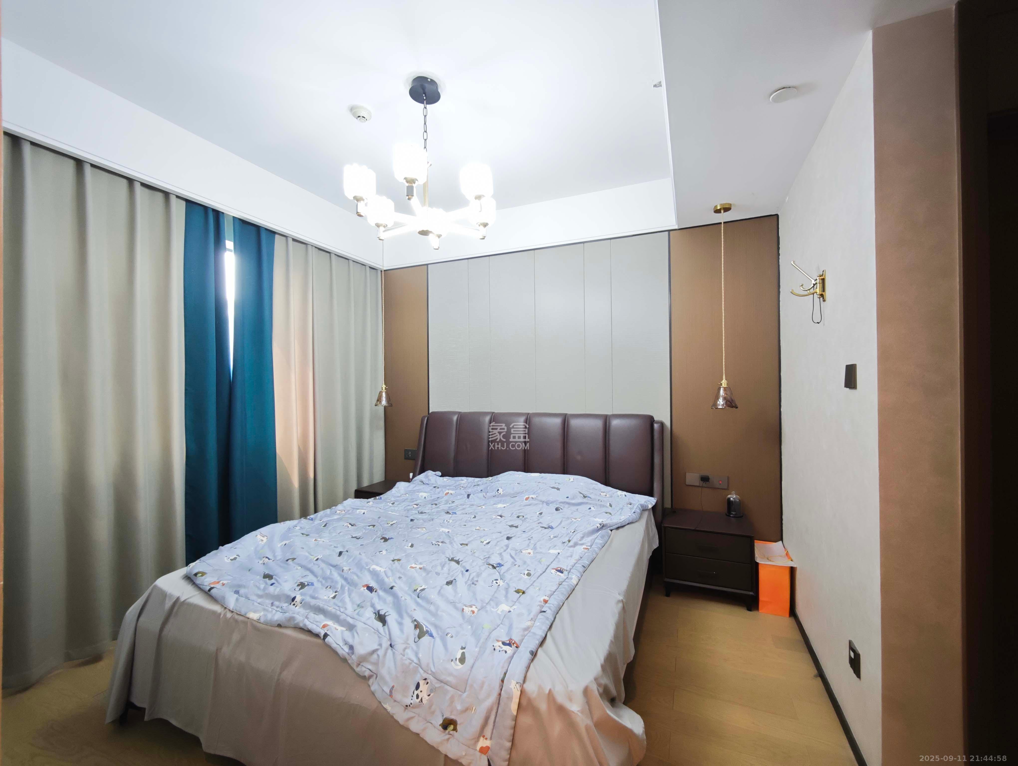 万科魅力之城天阔里  4室2厅2卫    160.0万卧室