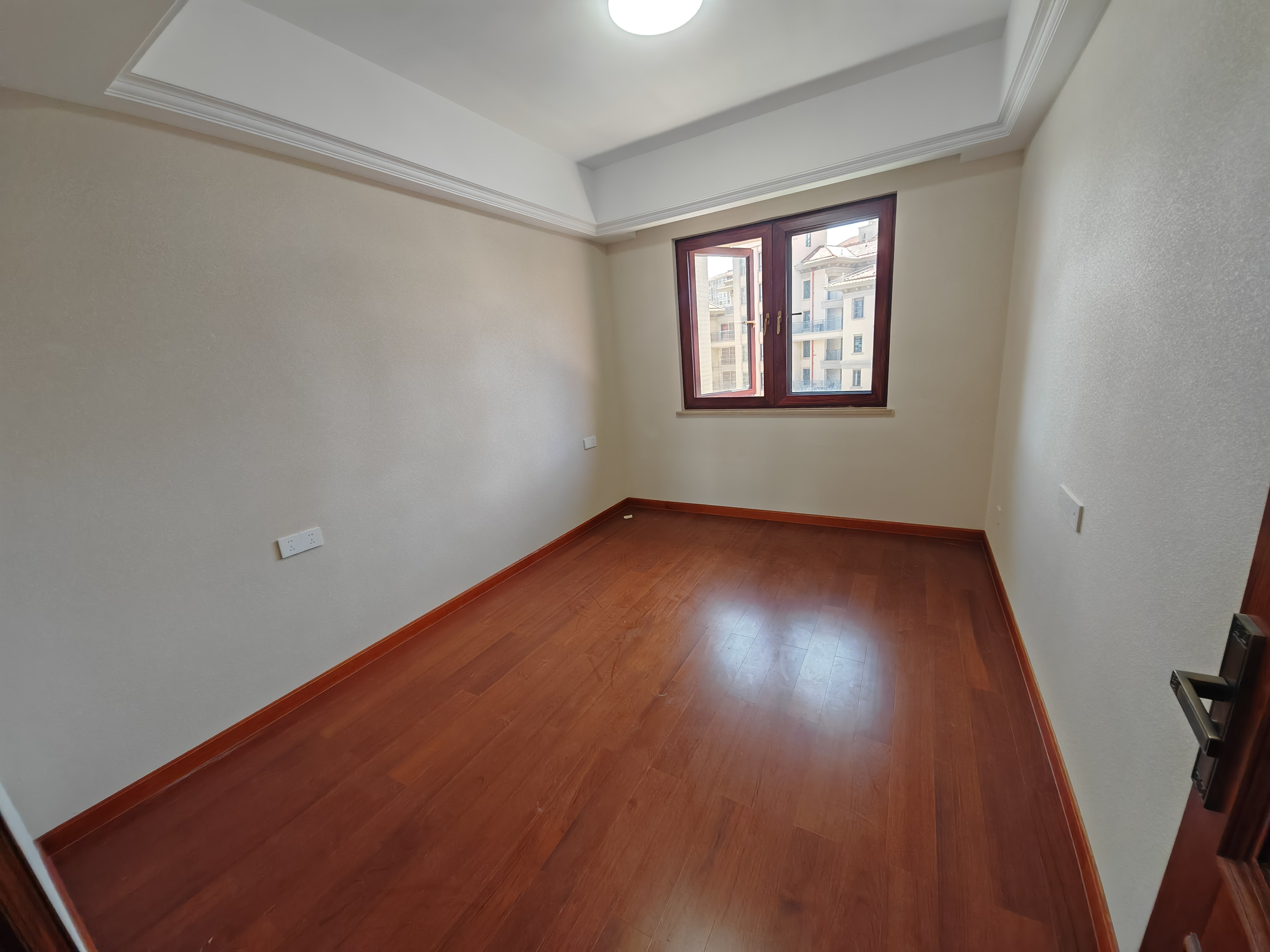 椰风水韵(南区) 3室2厅2卫 3000.0元/月 椰风水韵(南区) 3室2厅2卫 3000.0元/月室内图