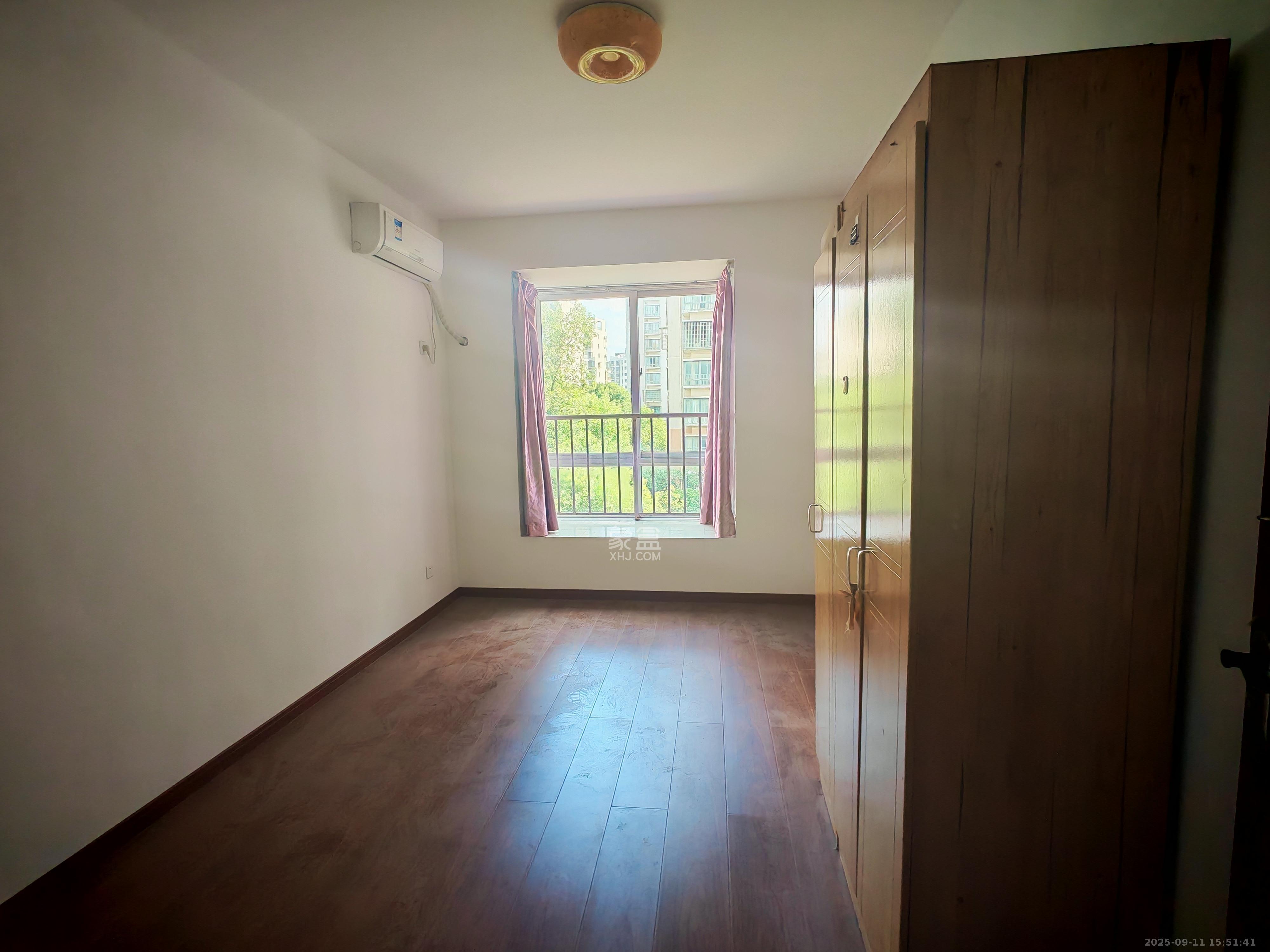 山语城一期 1室2厅2卫 2300.0元/月 山语城一期 1室2厅2卫 2300.0元/月室内图