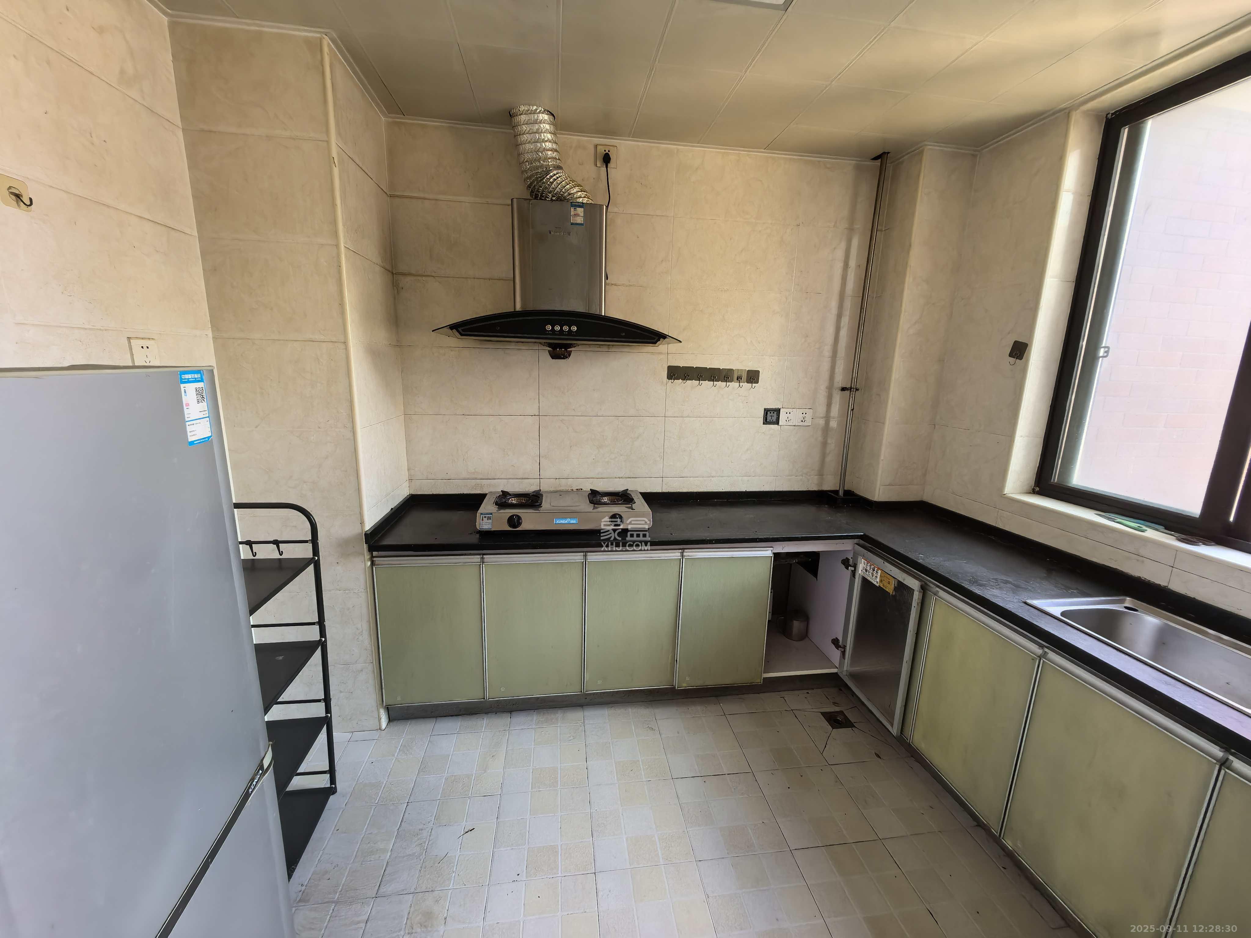 新城国际花都 3室2厅2卫 1600.0元/月 新城国际花都 3室2厅2卫 1600.0元/月室内图