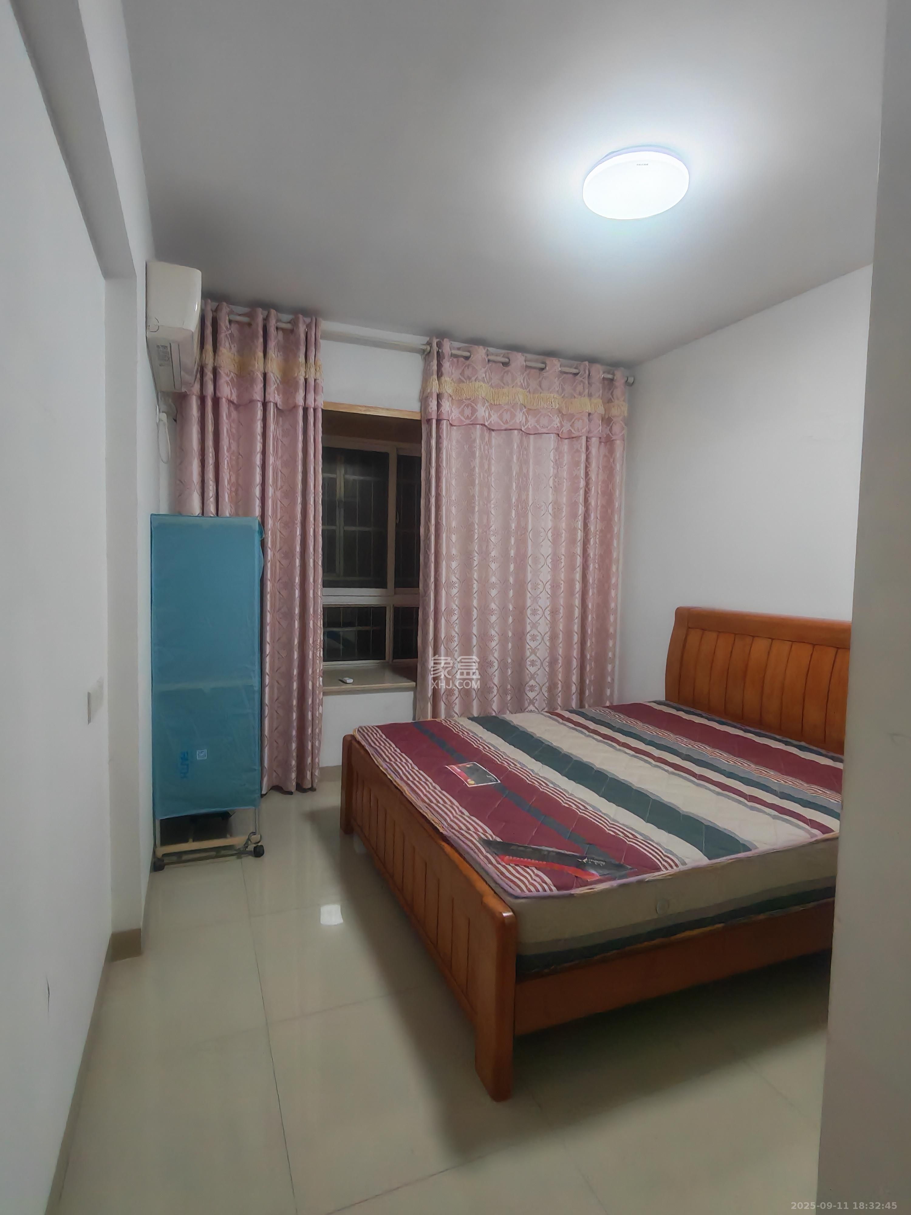 德润园 2室2厅1卫 2000.0元/月 德润园 2室2厅1卫 2000.0元/月室内图