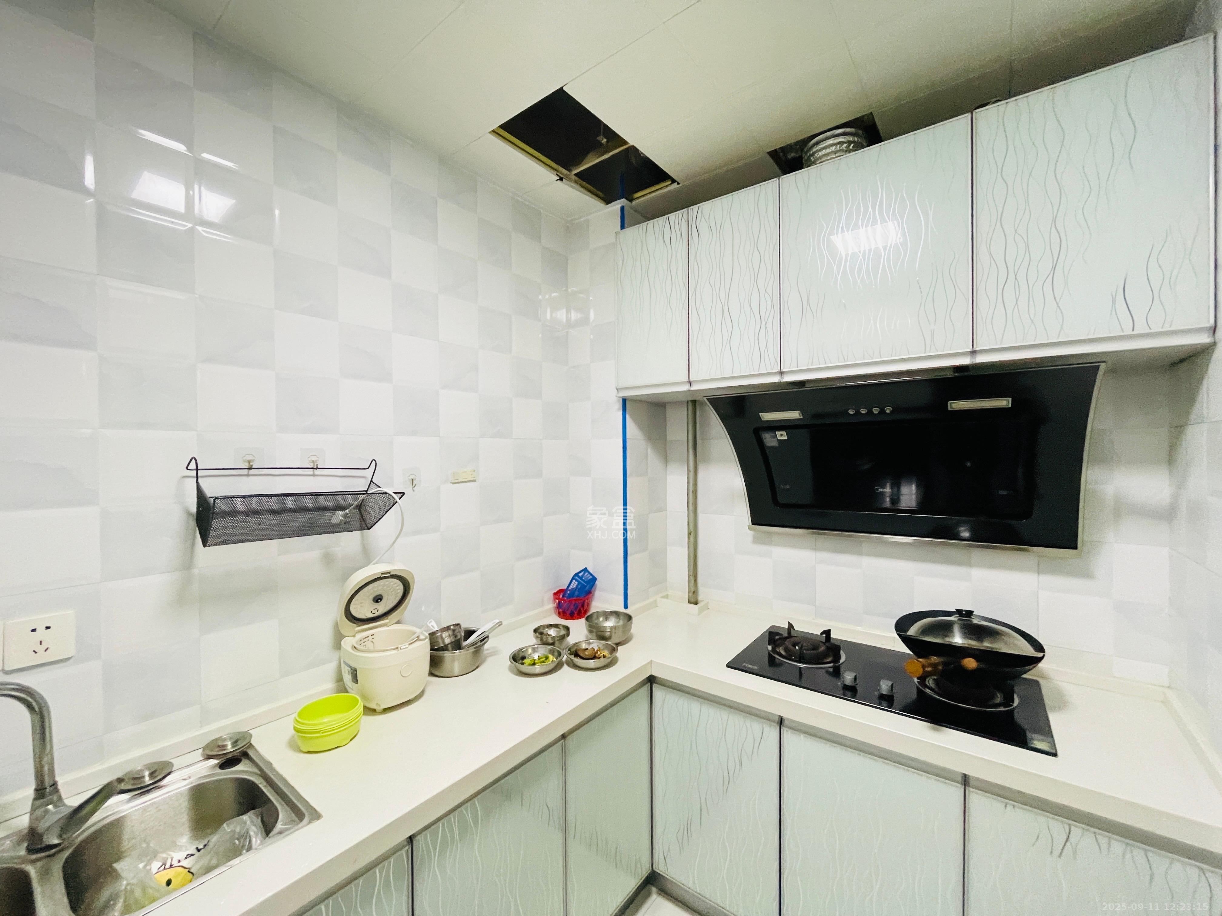 地质家园一、二期(地泰人民公馆) 2室1厅1卫 2700.0元/月 地质家园一、二期(地泰人民公馆) 2室1厅1卫 2700.0元/月室内图