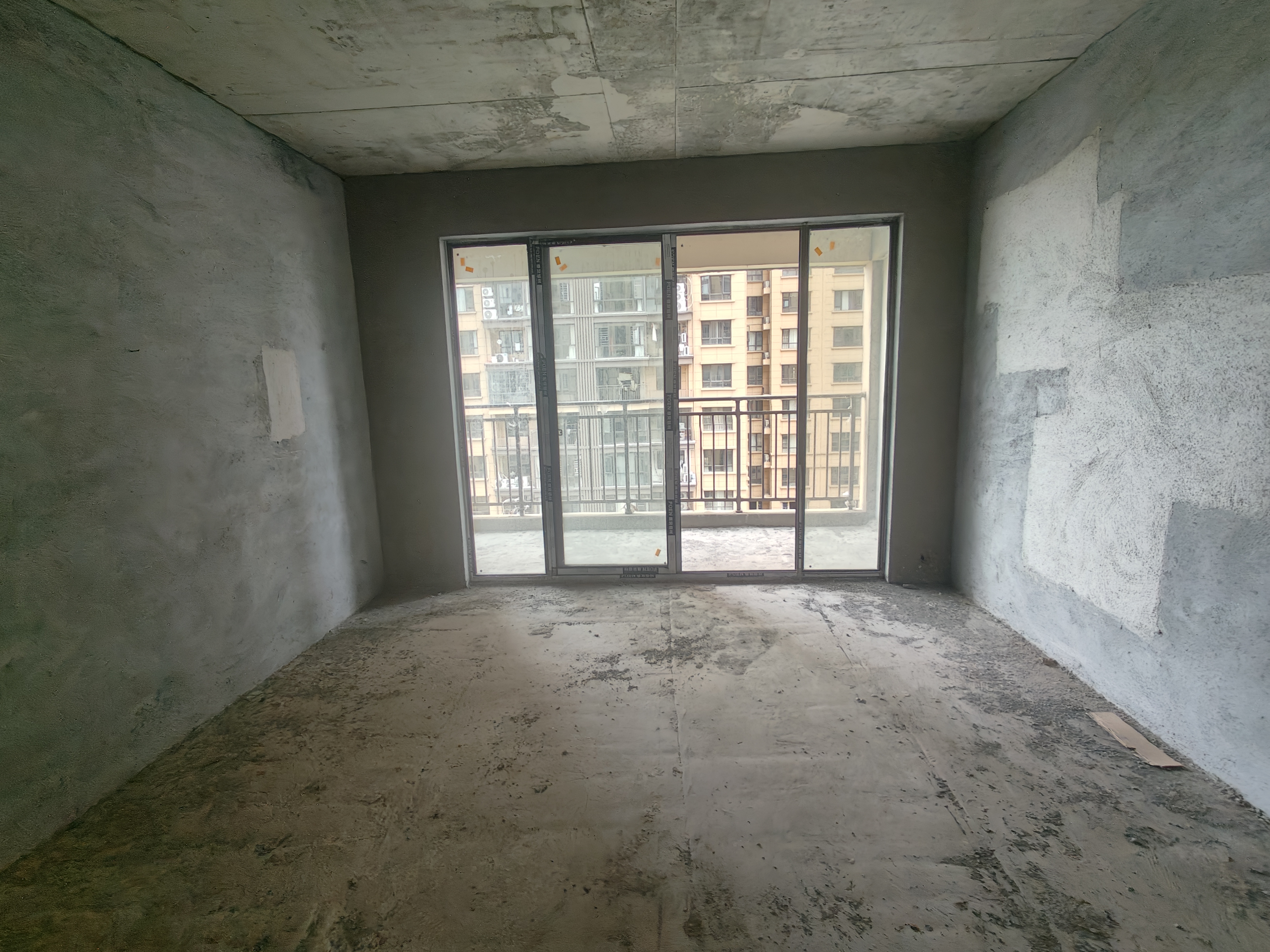 北建理想城  5室2厅2卫    48.8万