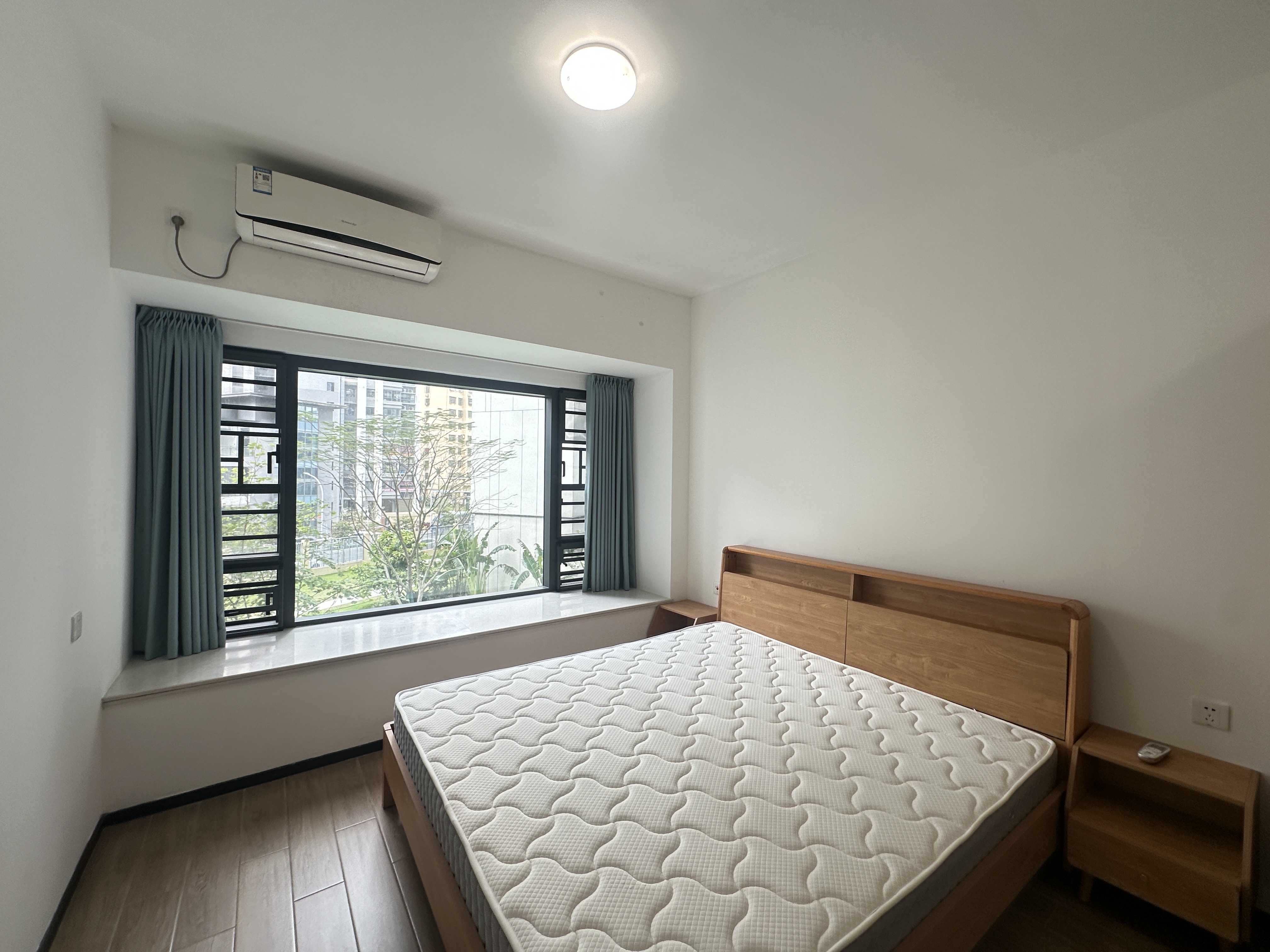 中海汇德里  4室2厅2卫    380.0万 中海汇德里  4室2厅2卫    380.0万客厅