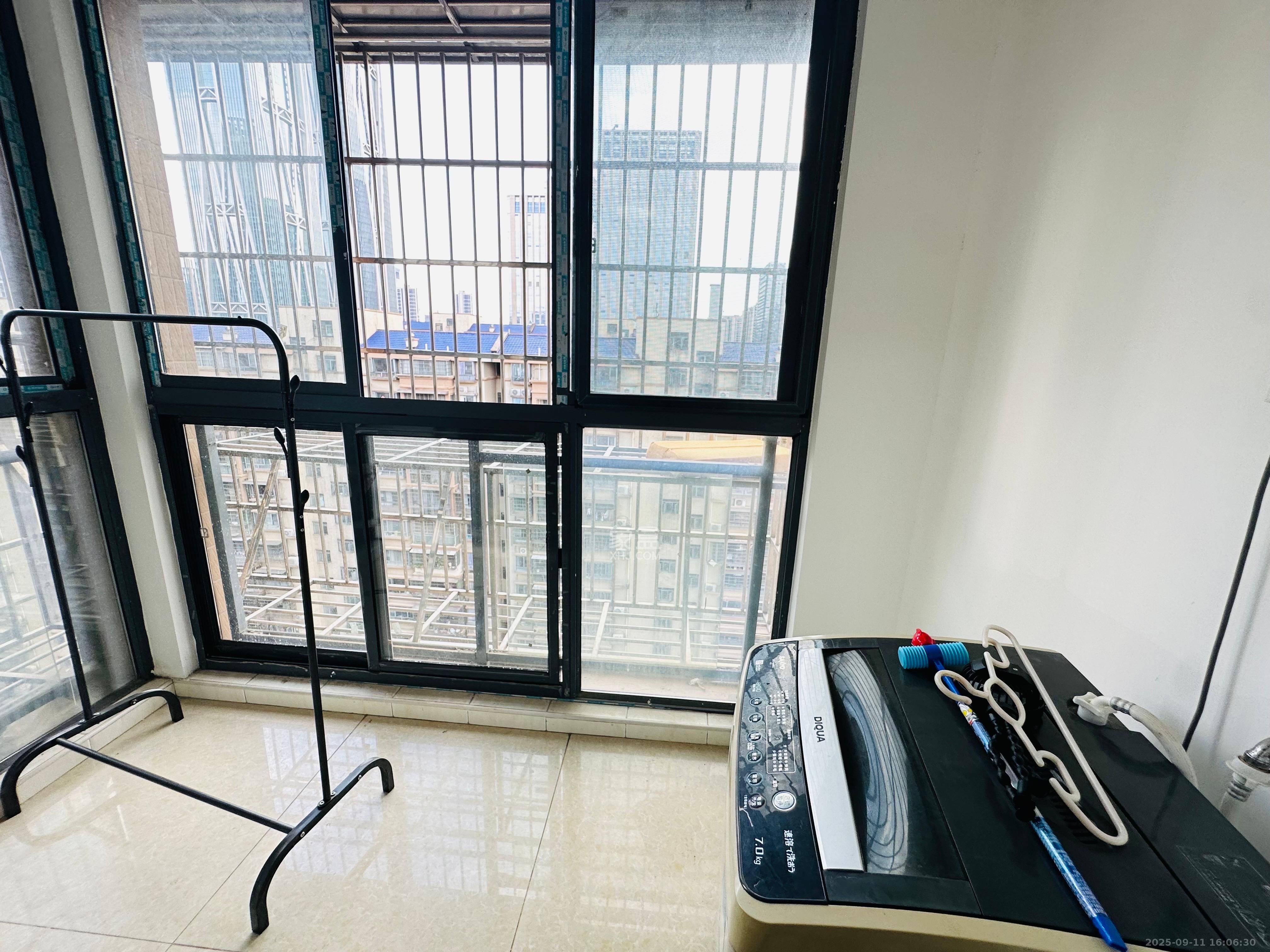 茶山馨苑  3室2厅1卫    2400.0元/月室内图