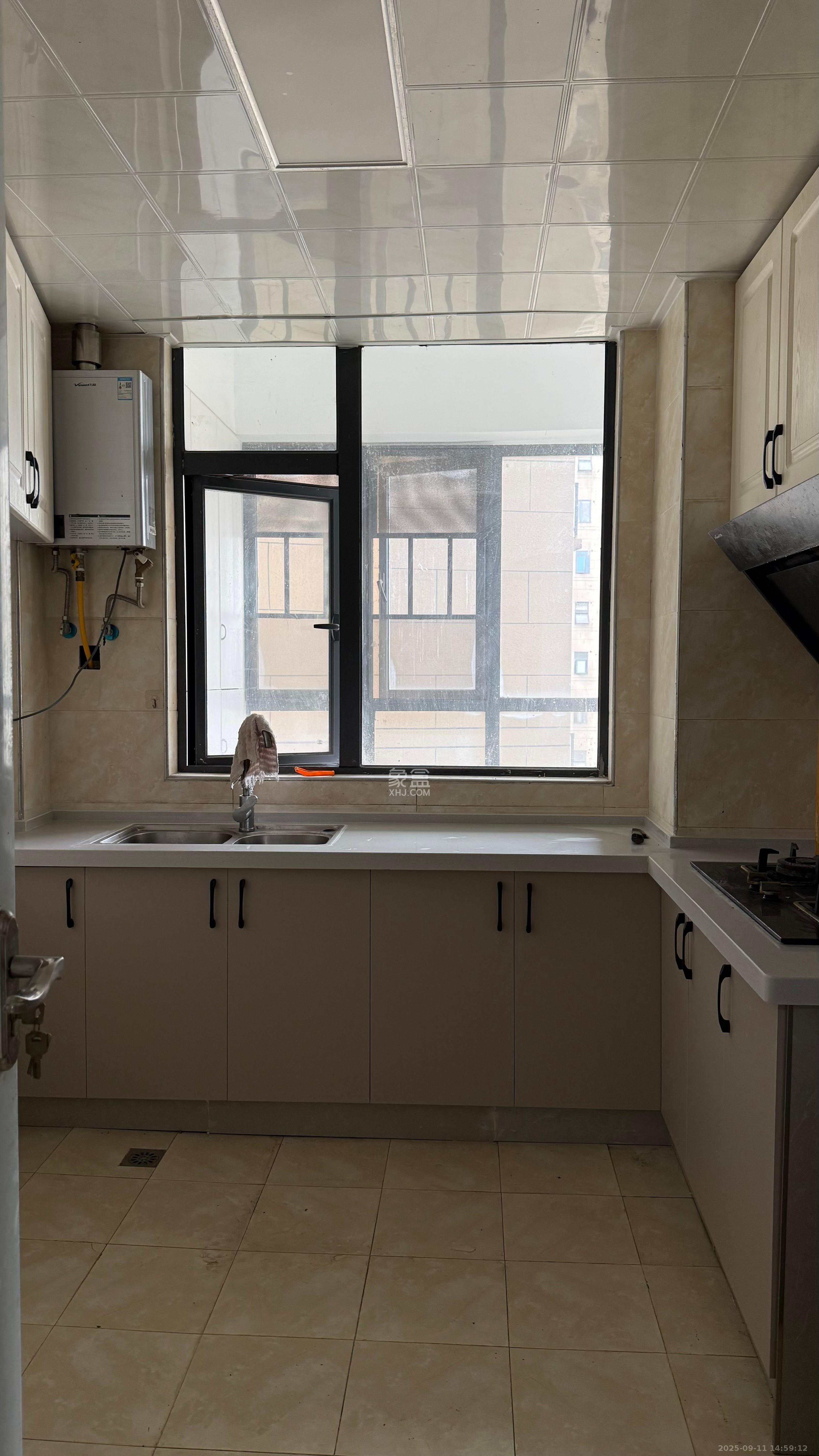 高升时代广场（冠铭商务中心）  3室2厅2卫    2400.0元/月室内图