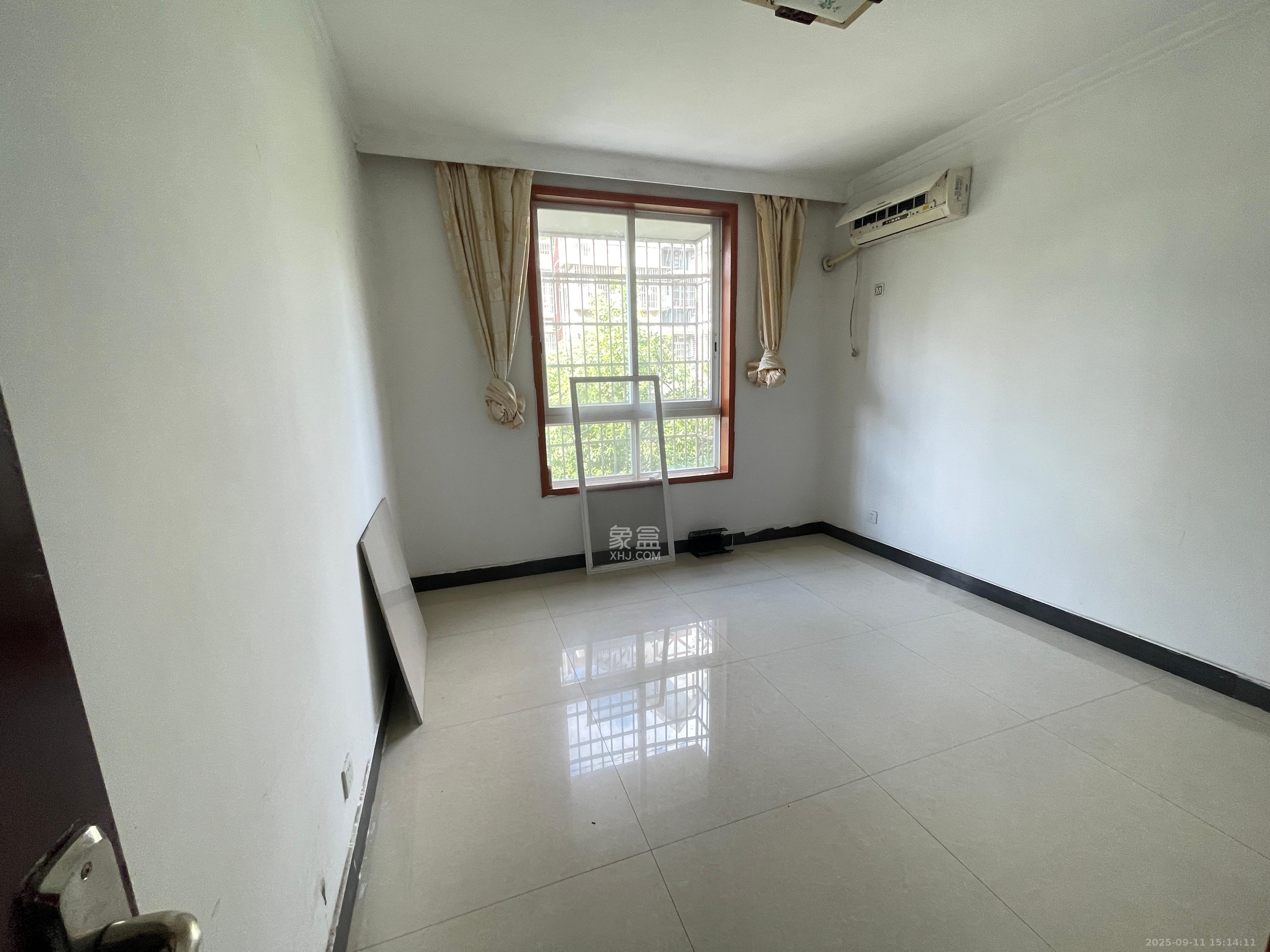 山水英伦  3室2厅2卫    1800.0元/月 山水英伦  3室2厅2卫    1800.0元/月室内图