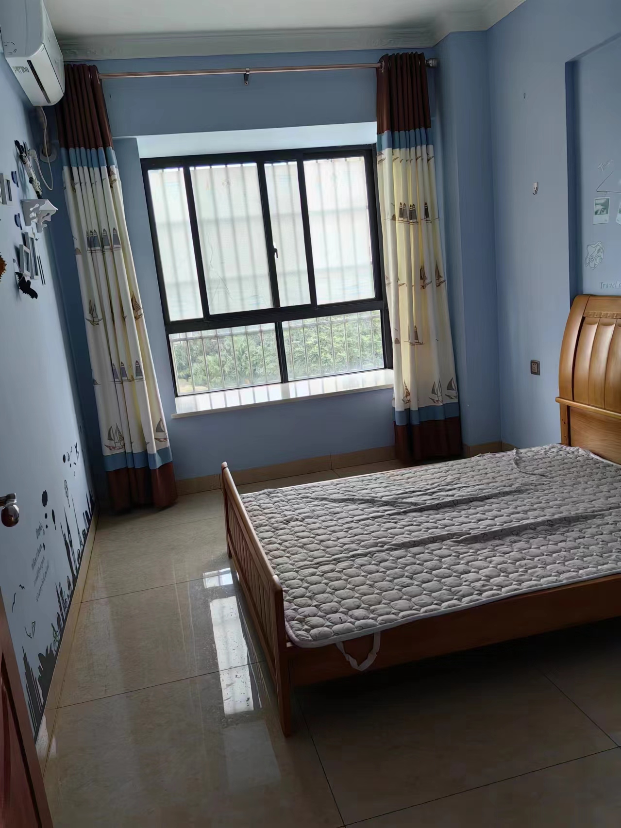 香江豪庭  4室2厅2卫    2200.0元/月室内图