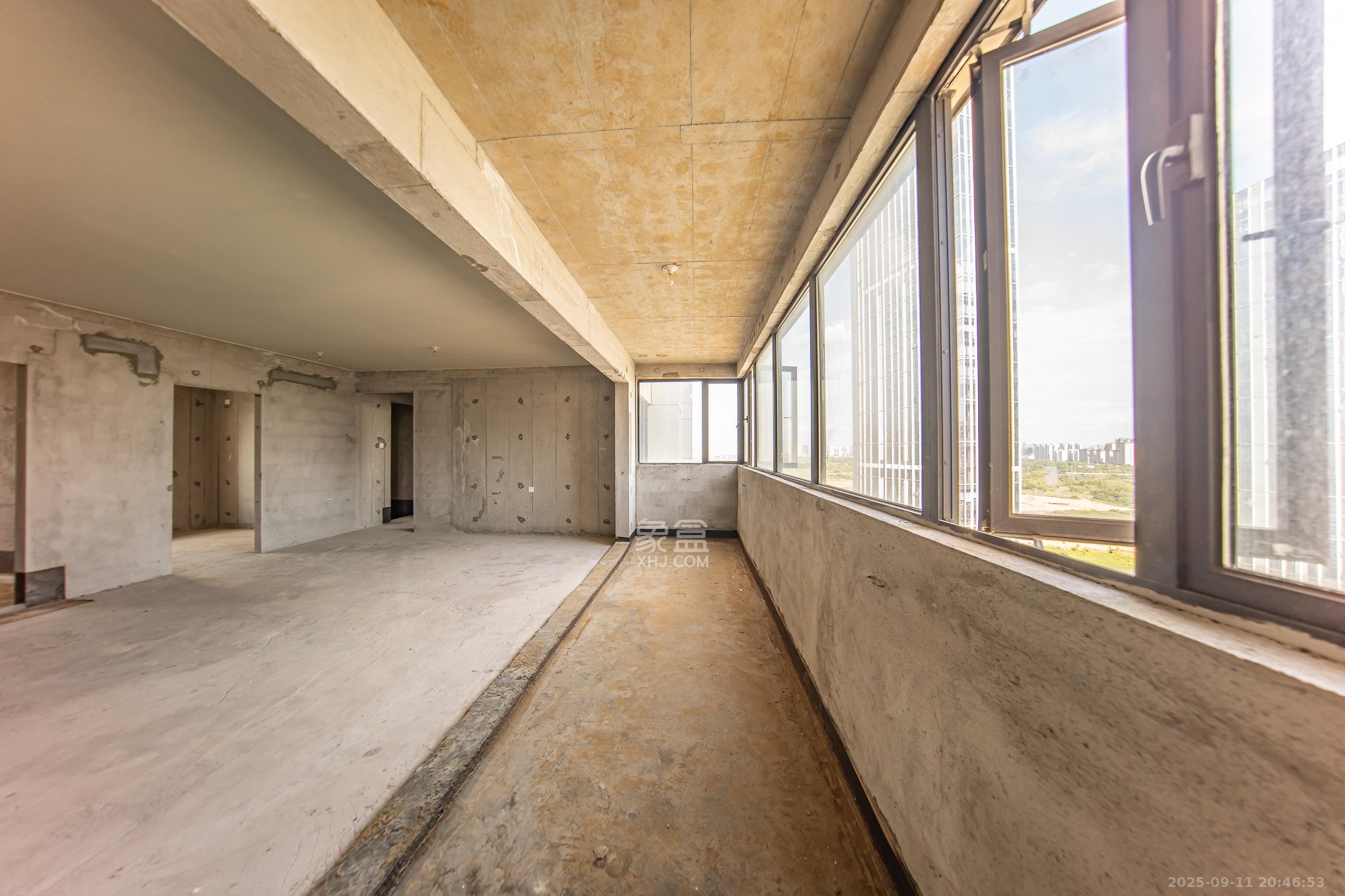 中国铁建京师璟台  4室2厅2卫    118.0万阳台