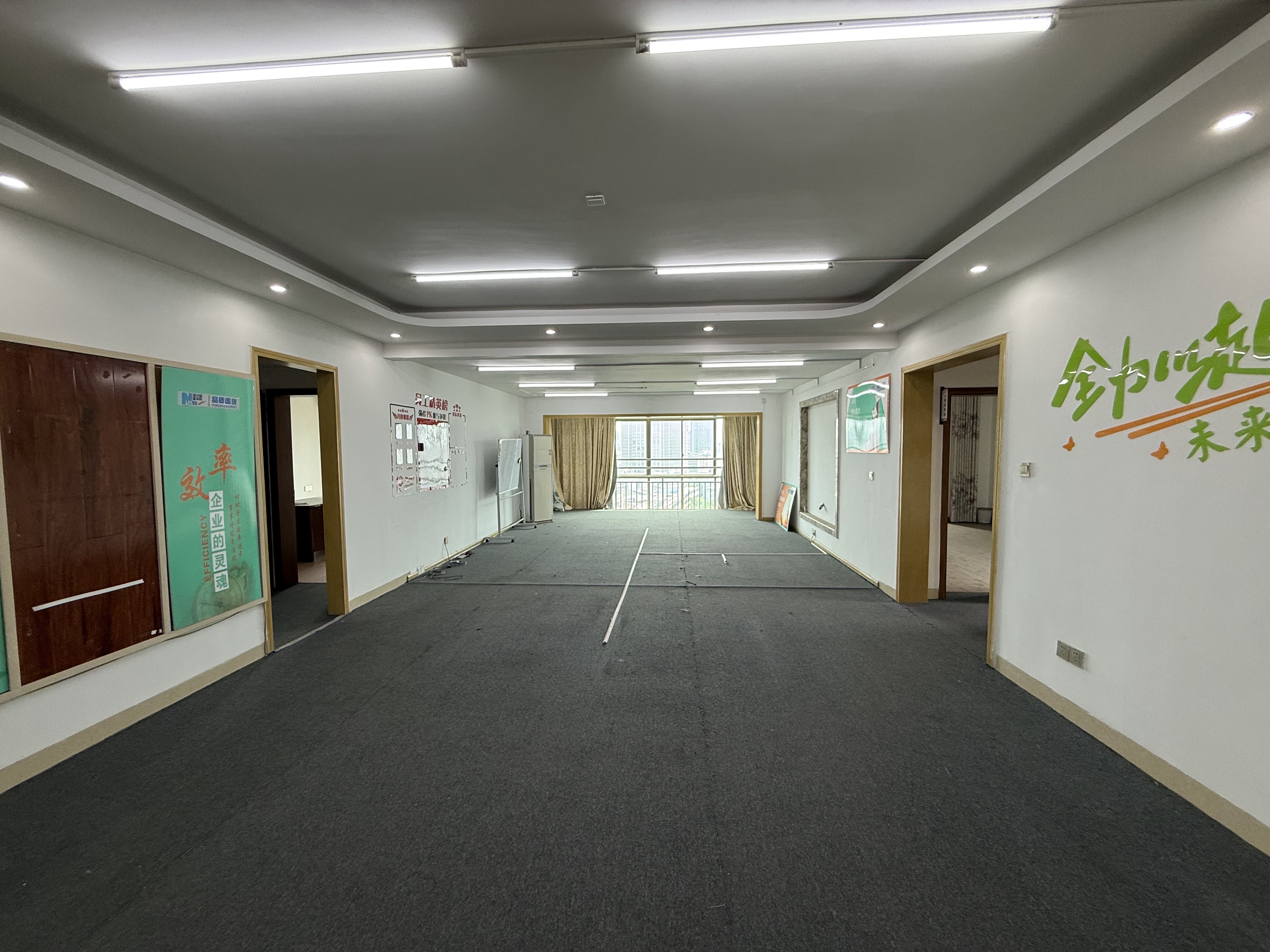 华亿明珠  4室2厅2卫   3200.00元/月室内图