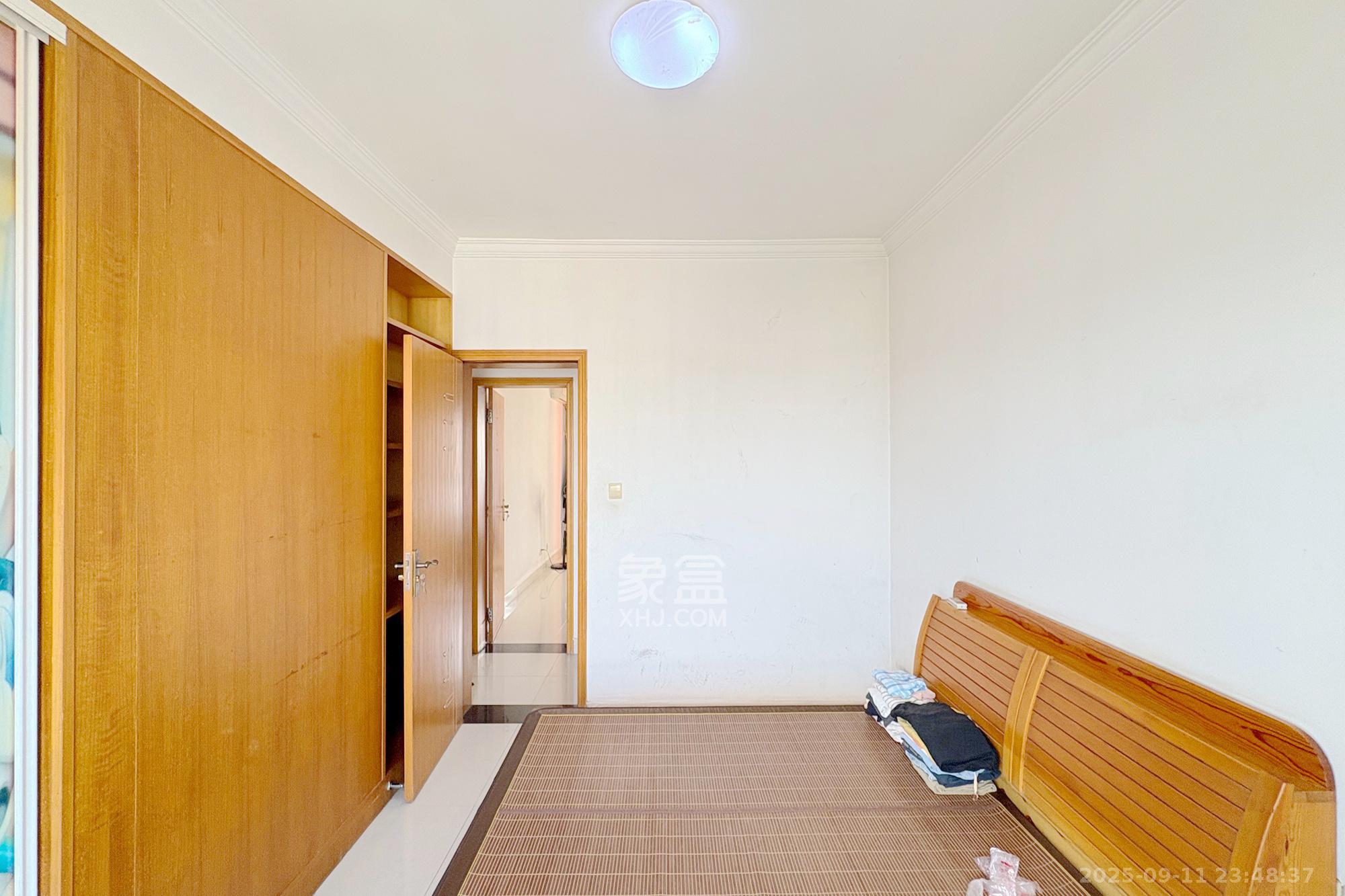 星典时代  3室2厅2卫    87.8万卧室