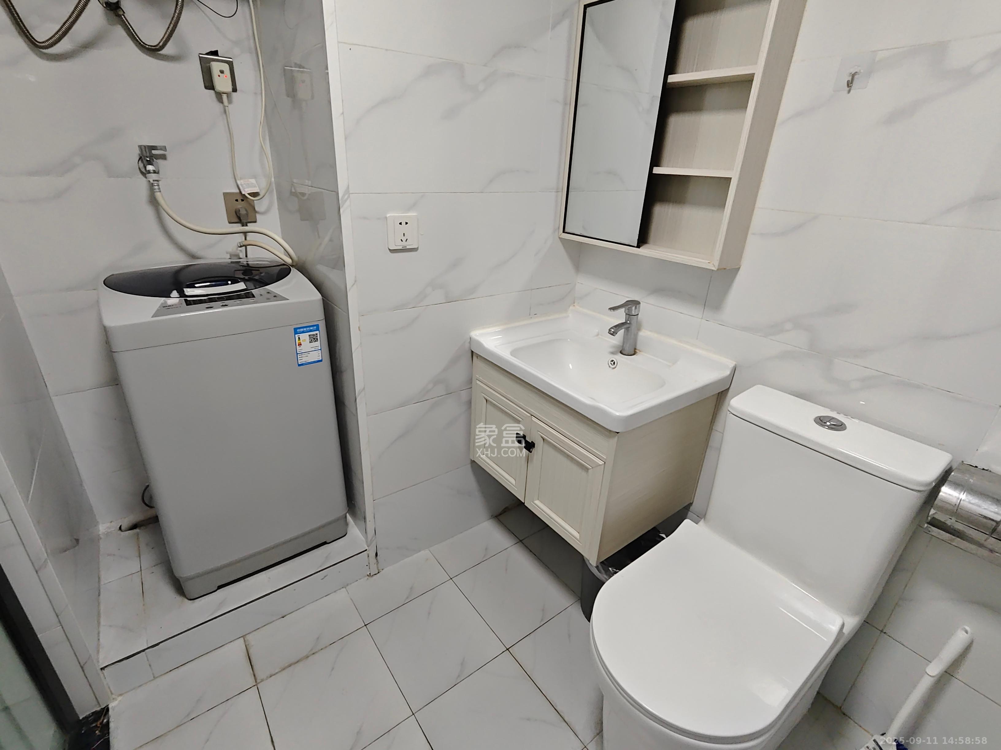 佳程C+公寓 1室1厅1卫 2500.0元/月 佳程C+公寓 1室1厅1卫 2500.0元/月室内图