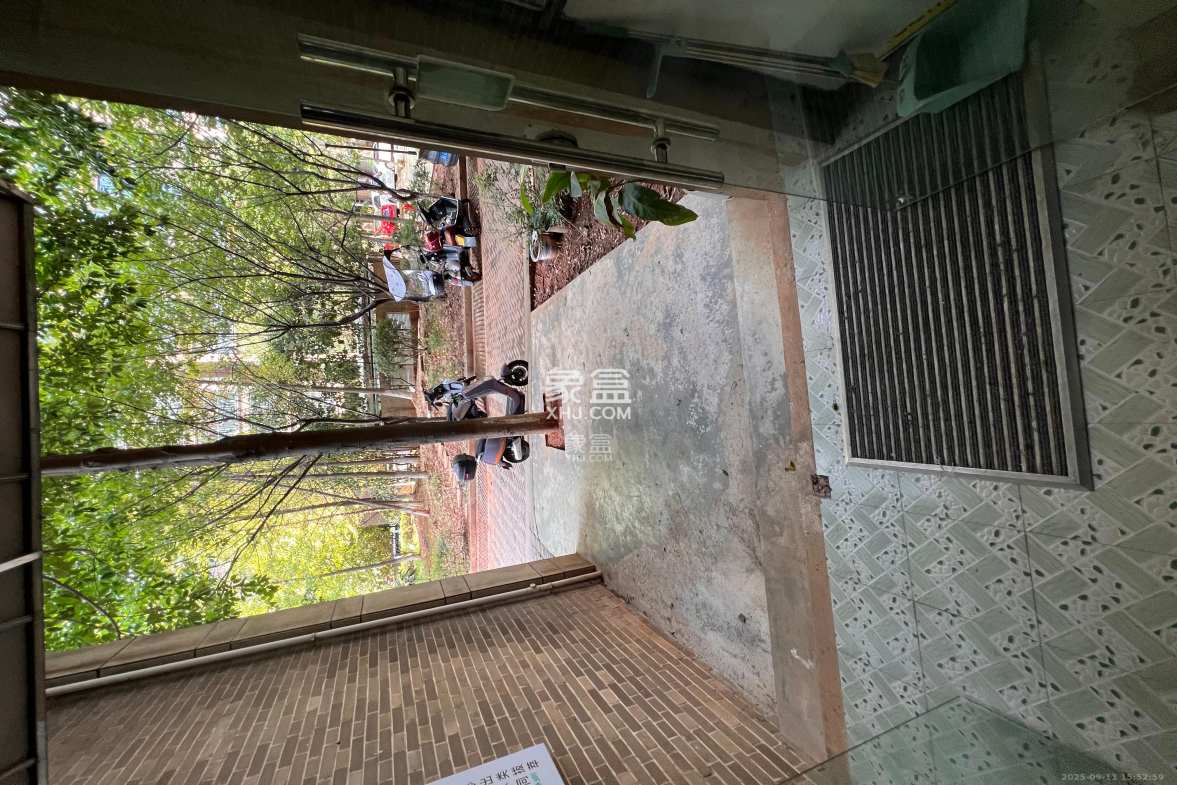 博雅湘水湾  3室2厅2卫    2200.0元/月 博雅湘水湾  3室2厅2卫    2200.0元/月室内图