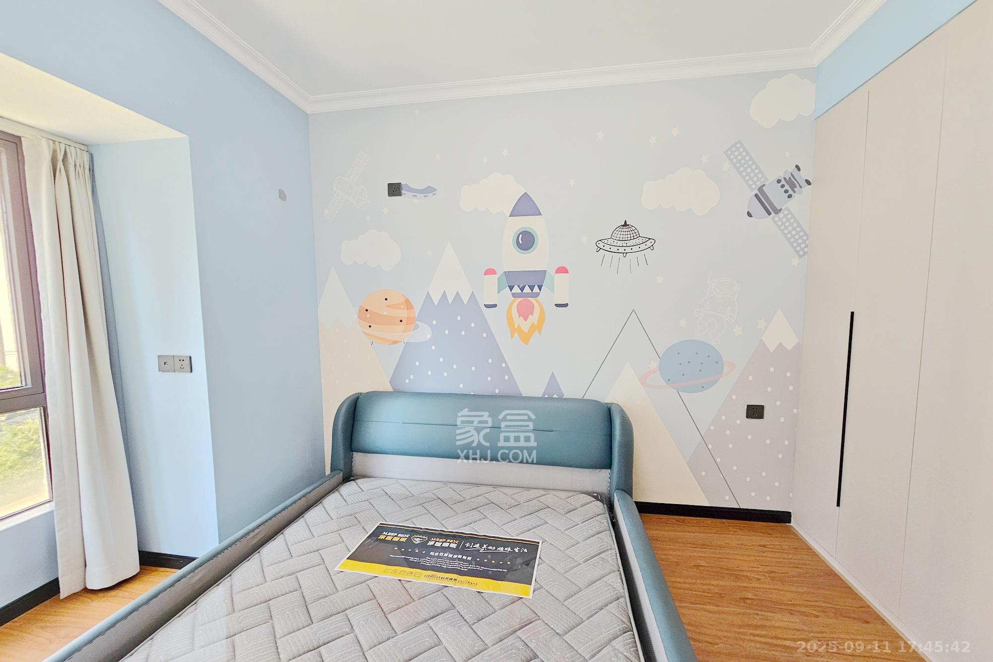 阳光城尚东湾凌云府 4室2厅1卫 185.0万 阳光城尚东湾凌云府 4室2厅1卫 185.0万卧室