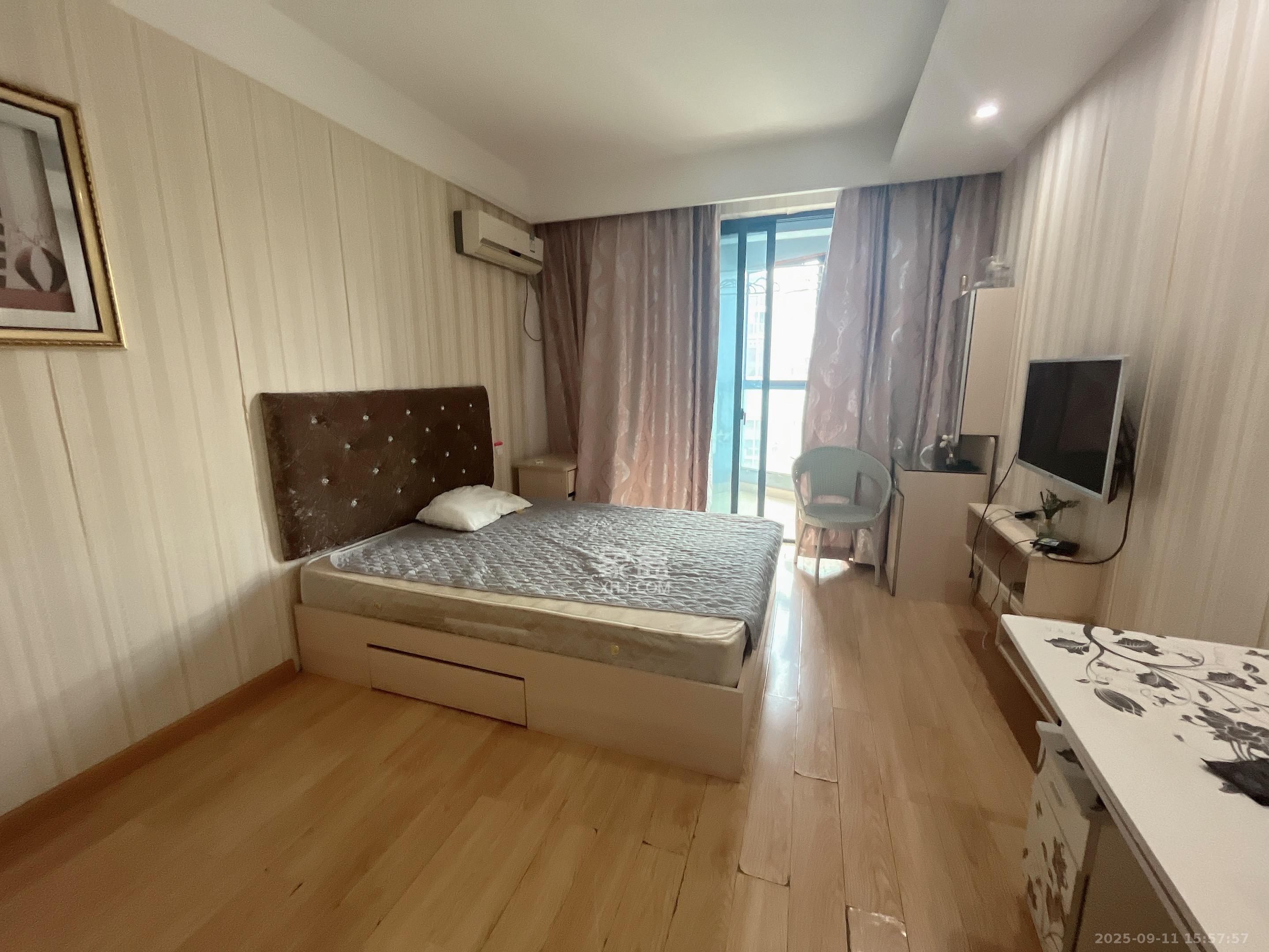 绿地中央广场 1室1厅1卫 1500.0元/月 绿地中央广场 1室1厅1卫 1500.0元/月室内图