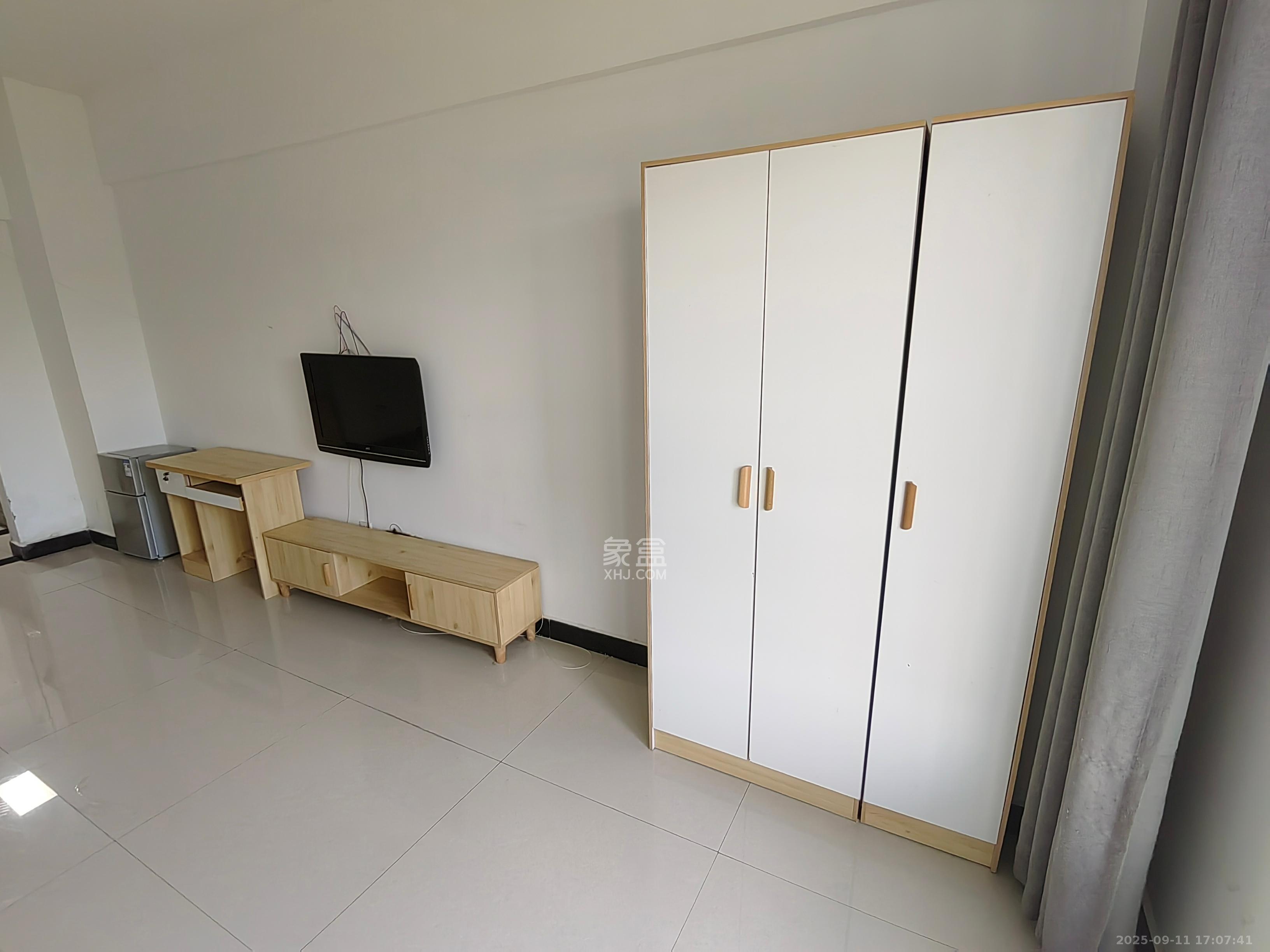 世纪桃花苑  1室0厅1卫    1300.0元/月室内图