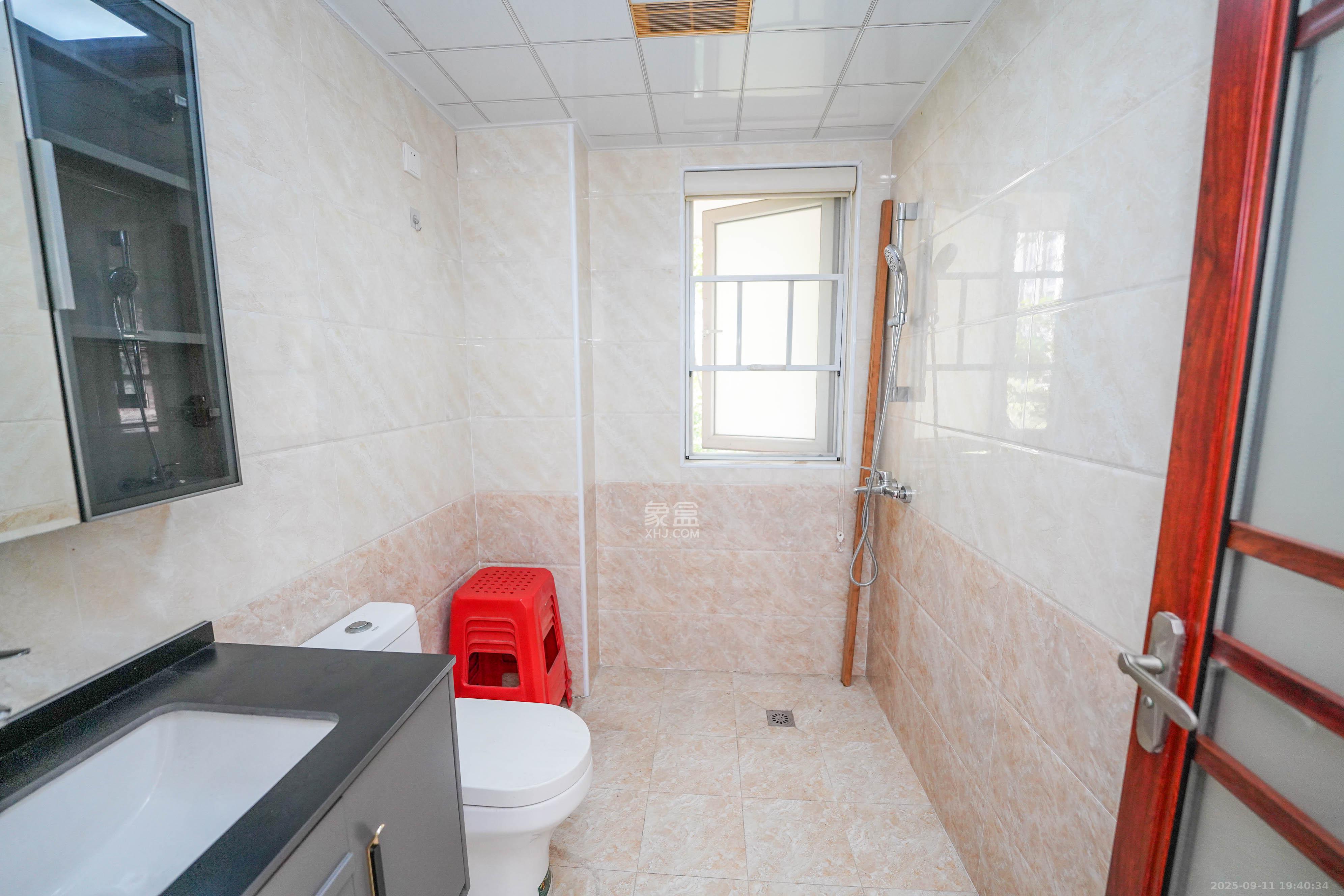 哈佛小镇（五矿哈佛小镇）  3室2厅2卫    85.8万卫生间