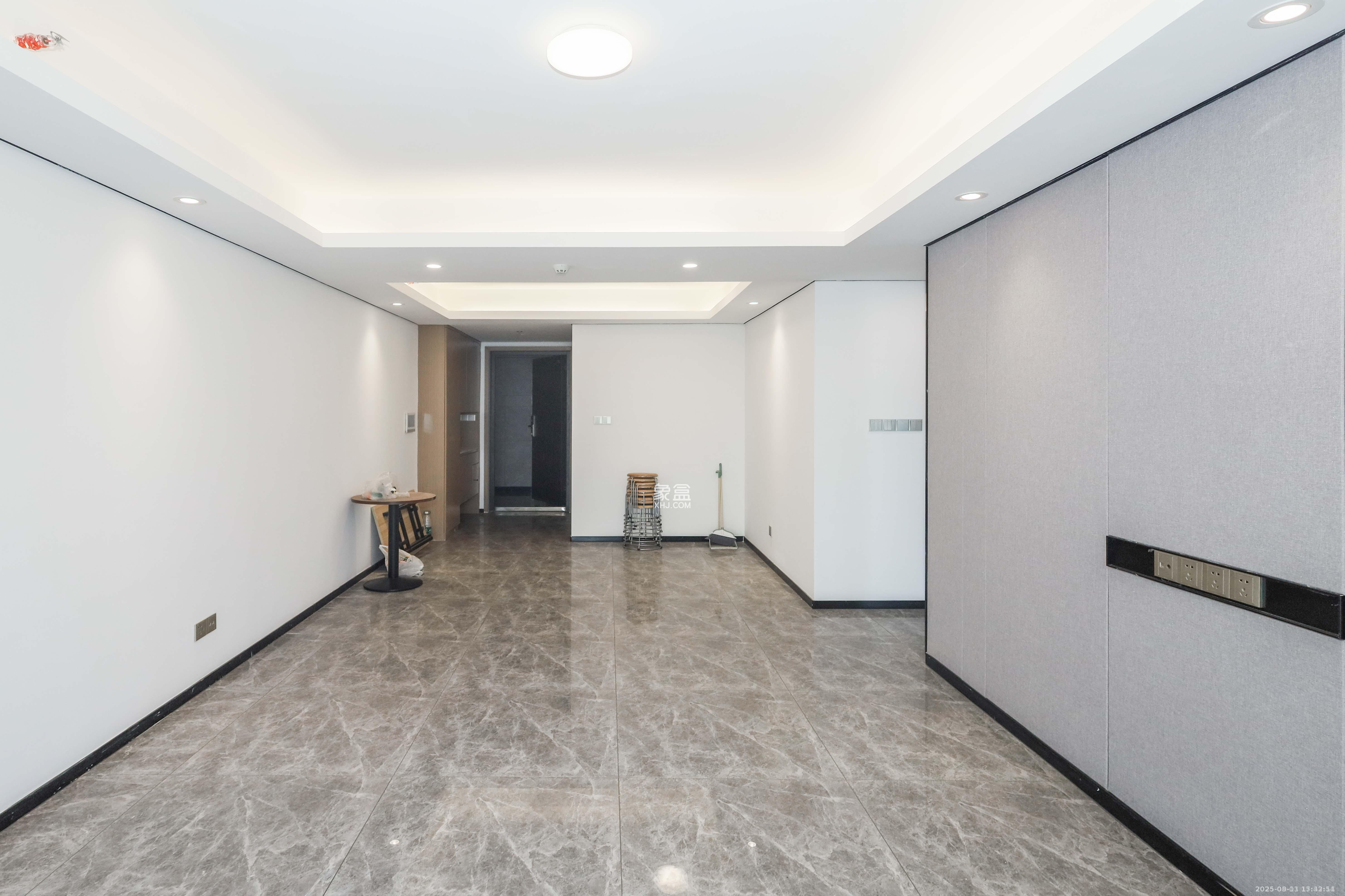 中国铁建湘语梅溪  3室2厅1卫    3300.0元/月室内图