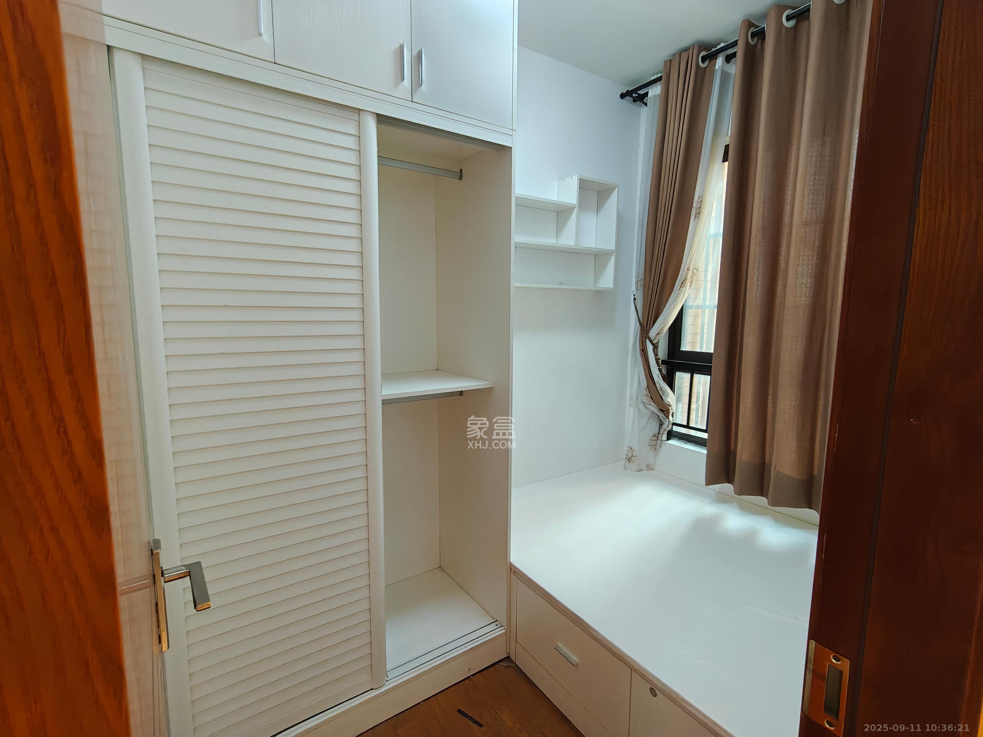 中信凯旋蓝岸(中信新城三期)  3室2厅1卫    1800.0元/月 中信凯旋蓝岸(中信新城三期)  3室2厅1卫    1800.0元/月室内图