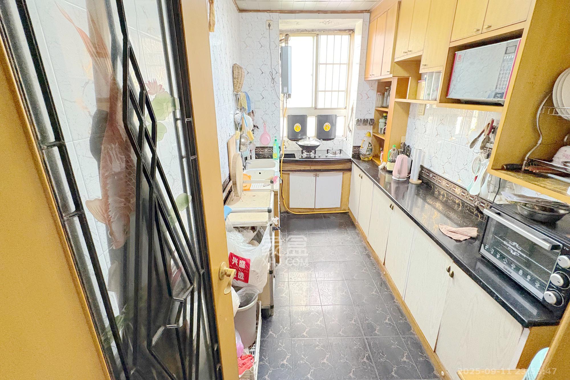 和光公寓  3室2厅2卫    82.8万 和光公寓  3室2厅2卫    82.8万厨房