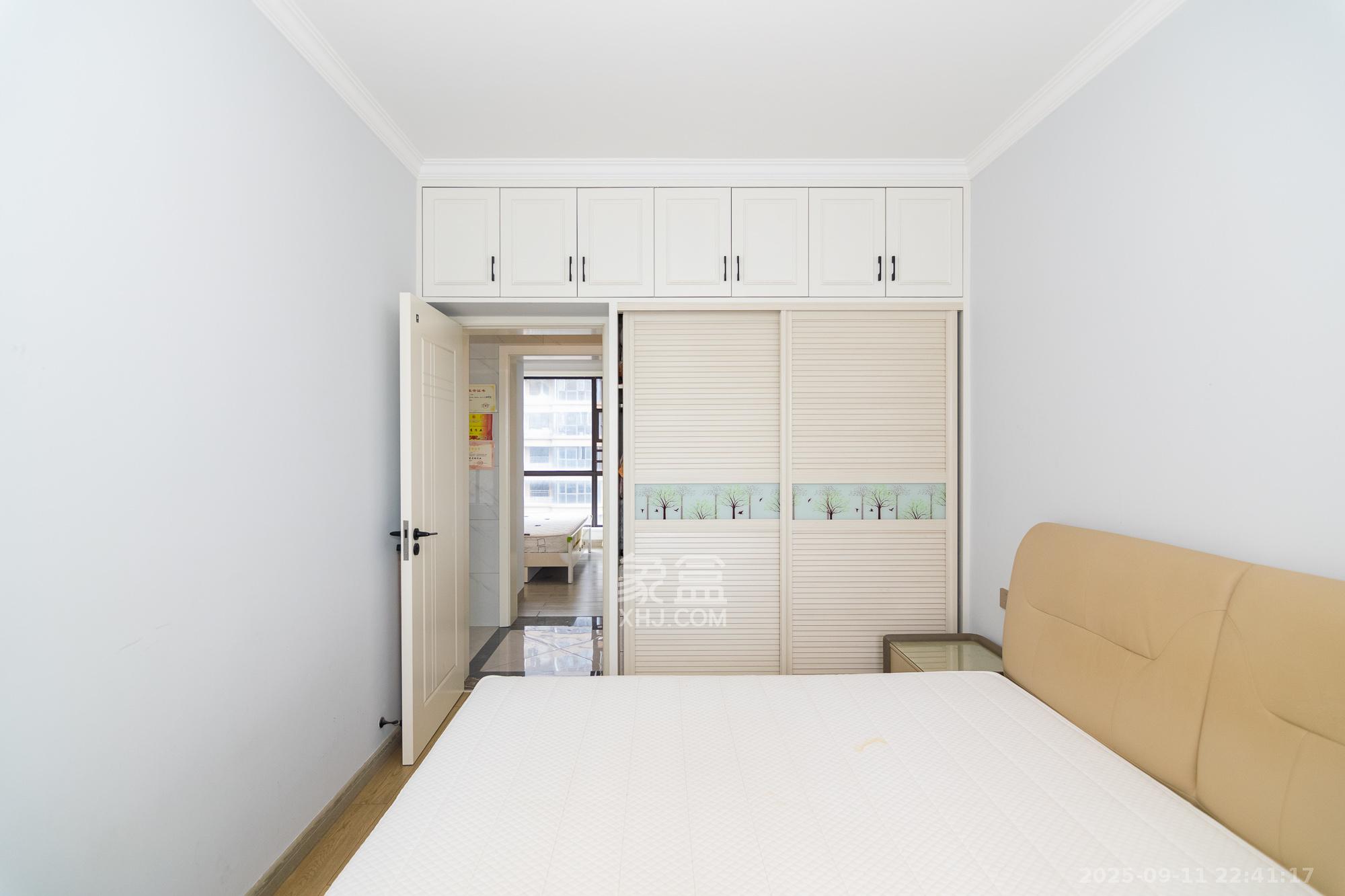 润和美郡(润和紫郡五期) 5室2厅2卫 129.8万 润和美郡(润和紫郡五期) 5室2厅2卫 129.8万卧室