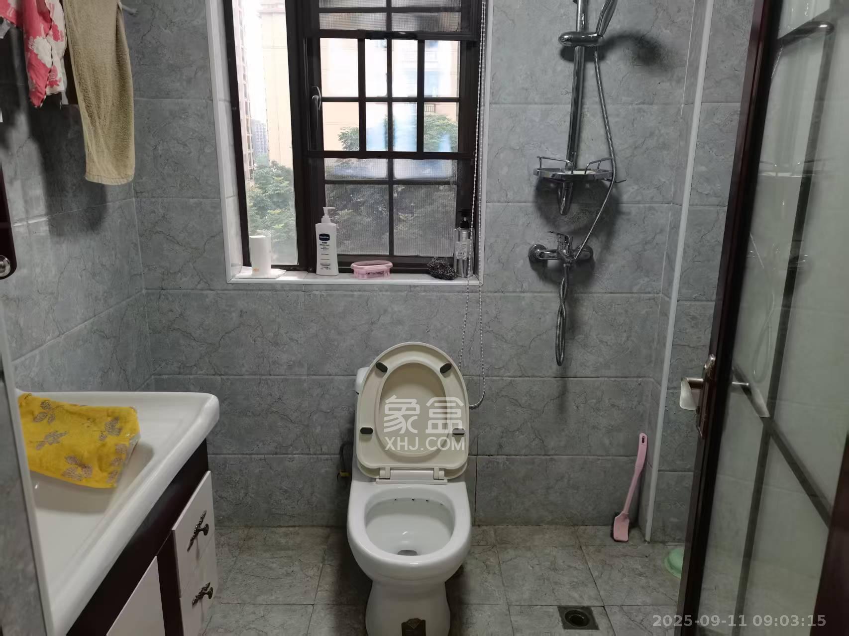 宏聚地中海  3室2厅1卫    2200.0元/月 宏聚地中海  3室2厅1卫    2200.0元/月室内图