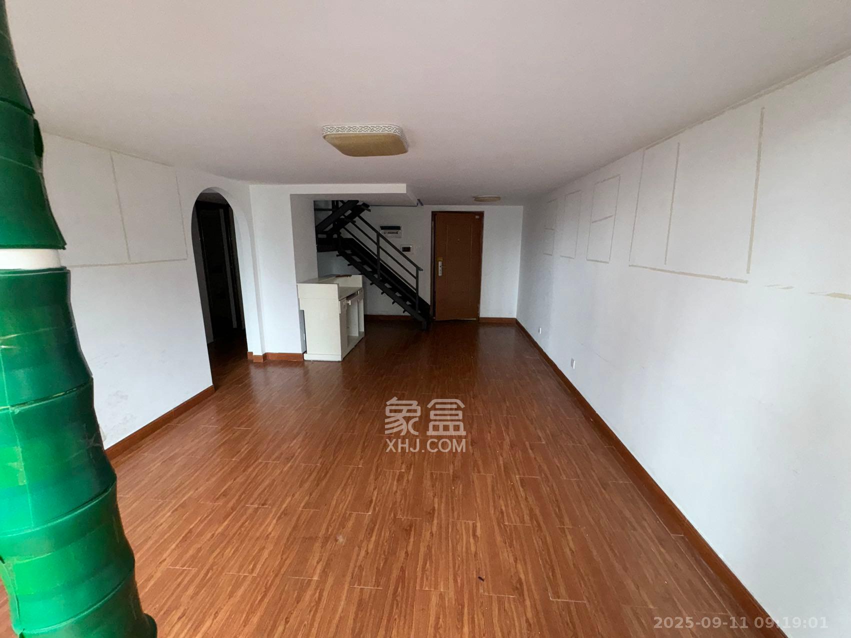 洋湖时代  2室2厅2卫   2200.00元/月室内图