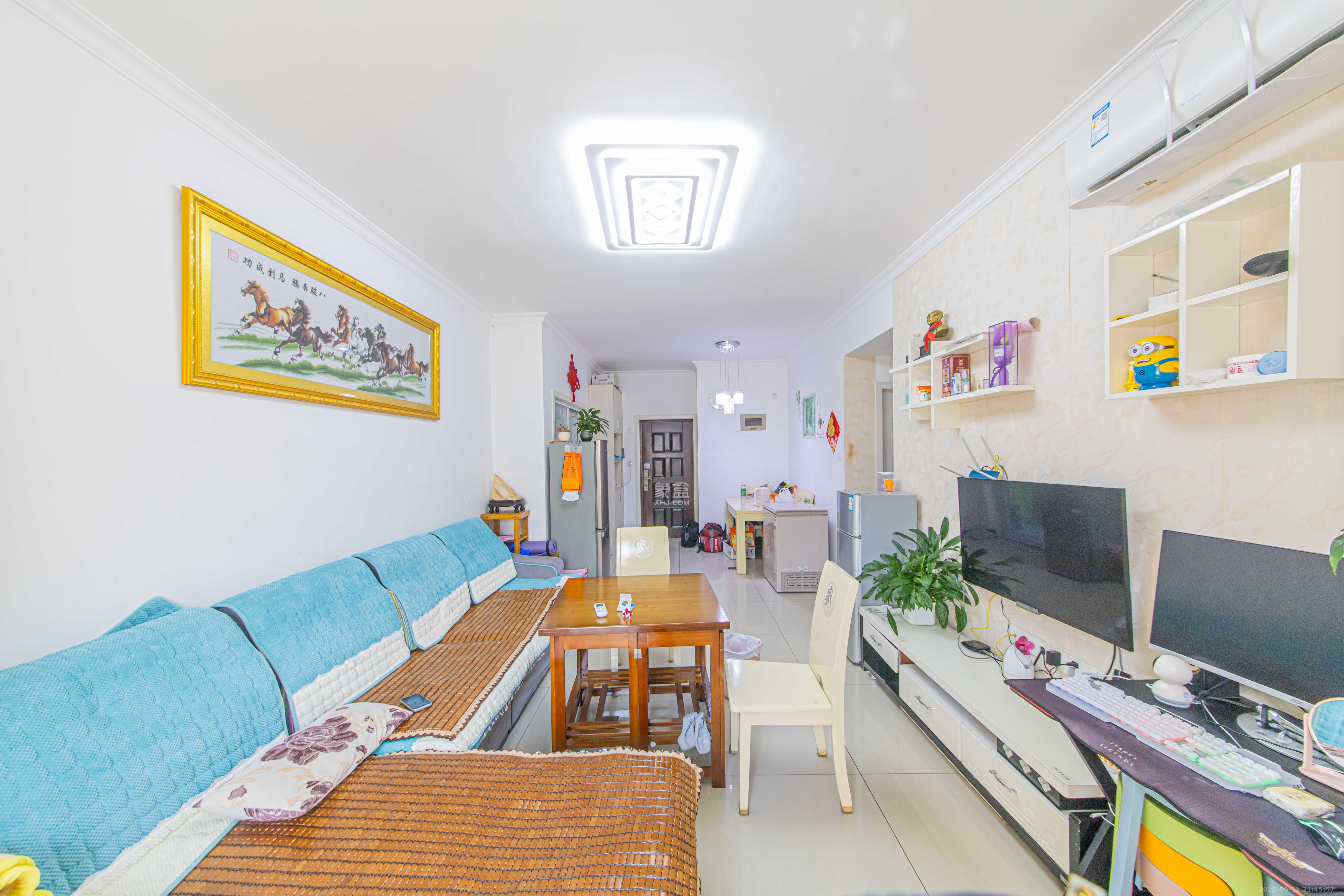 中信文化广场(中信新城二期)  2室2厅1卫    53.0万 中信文化广场(中信新城二期)  2室2厅1卫    53.0万客厅